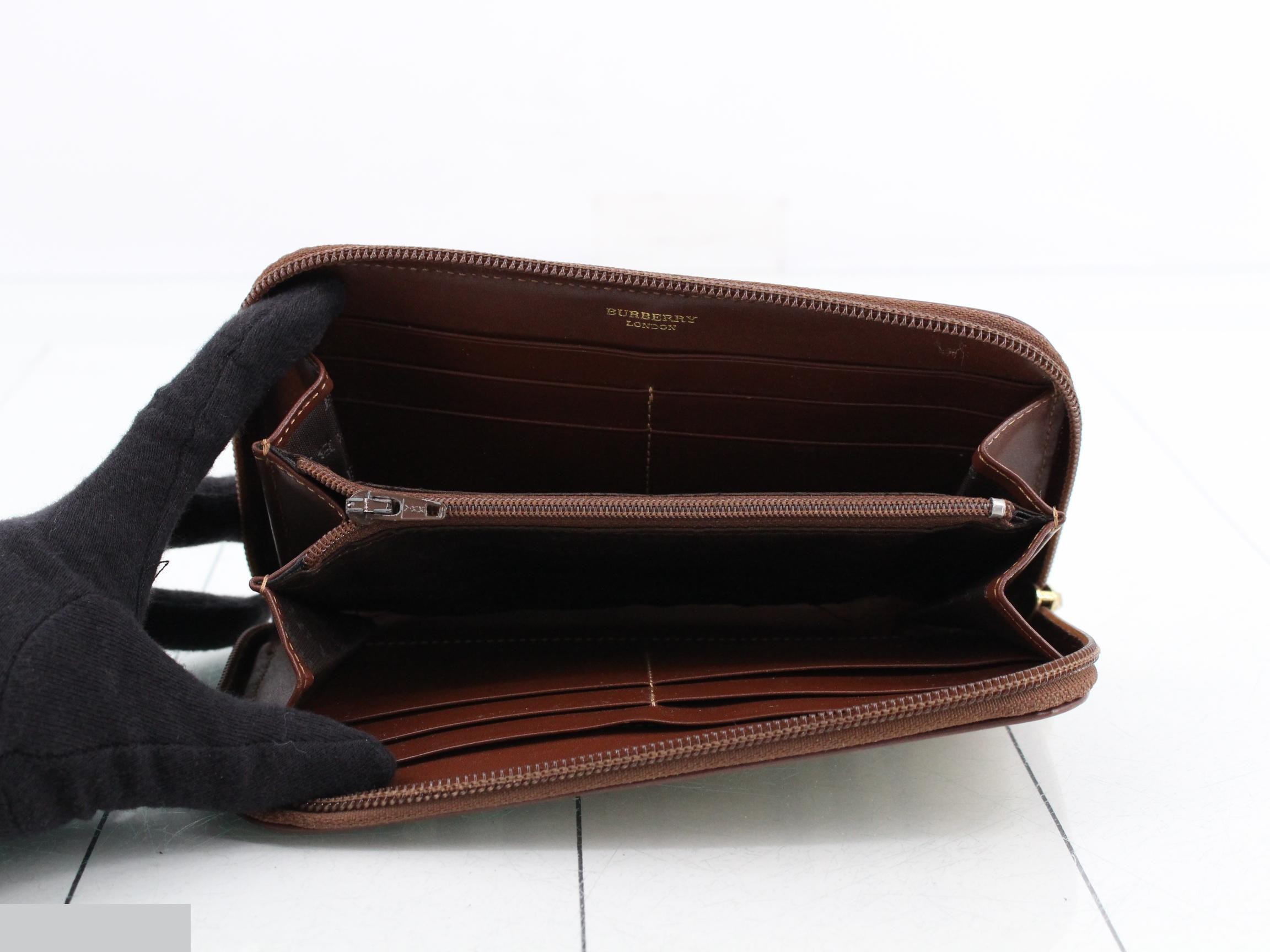 Other lines: Bags and Wallets — view 4
