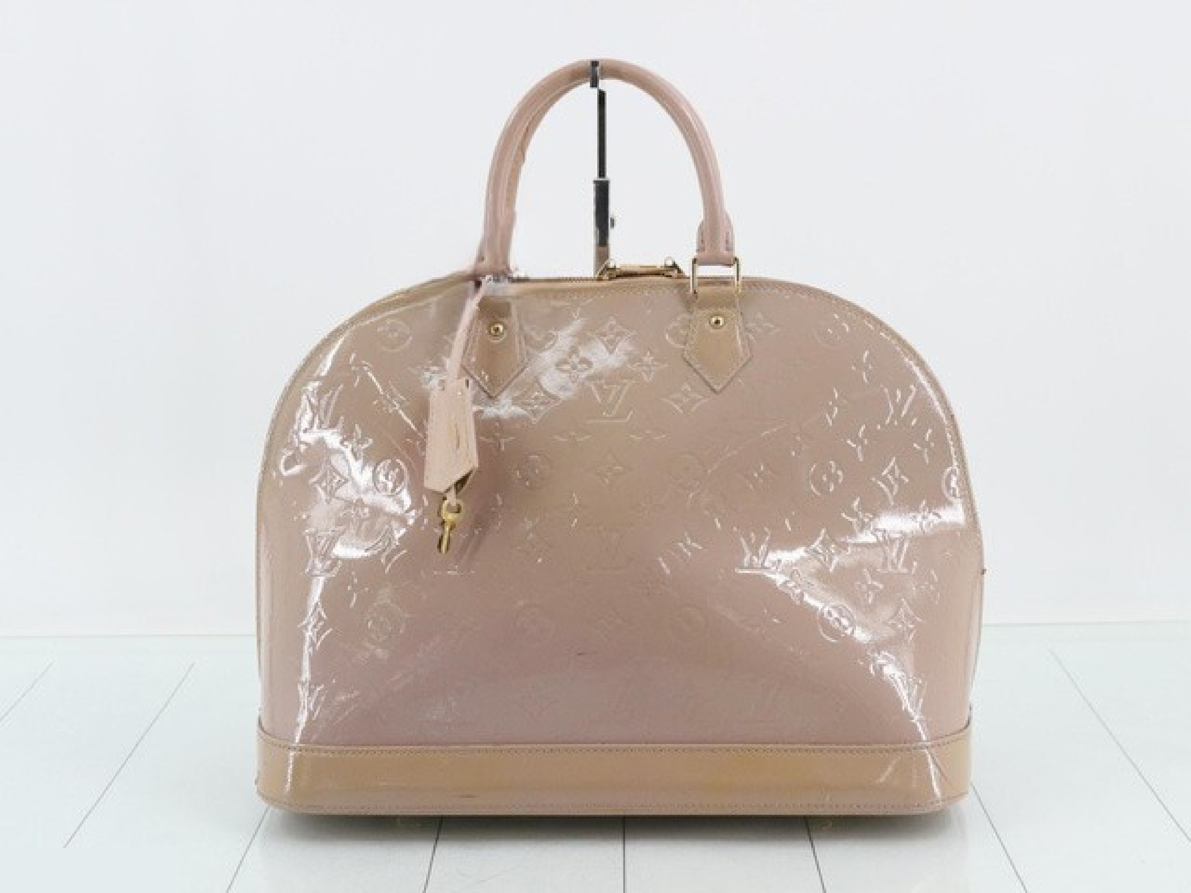 Vernis Alma GM handbag