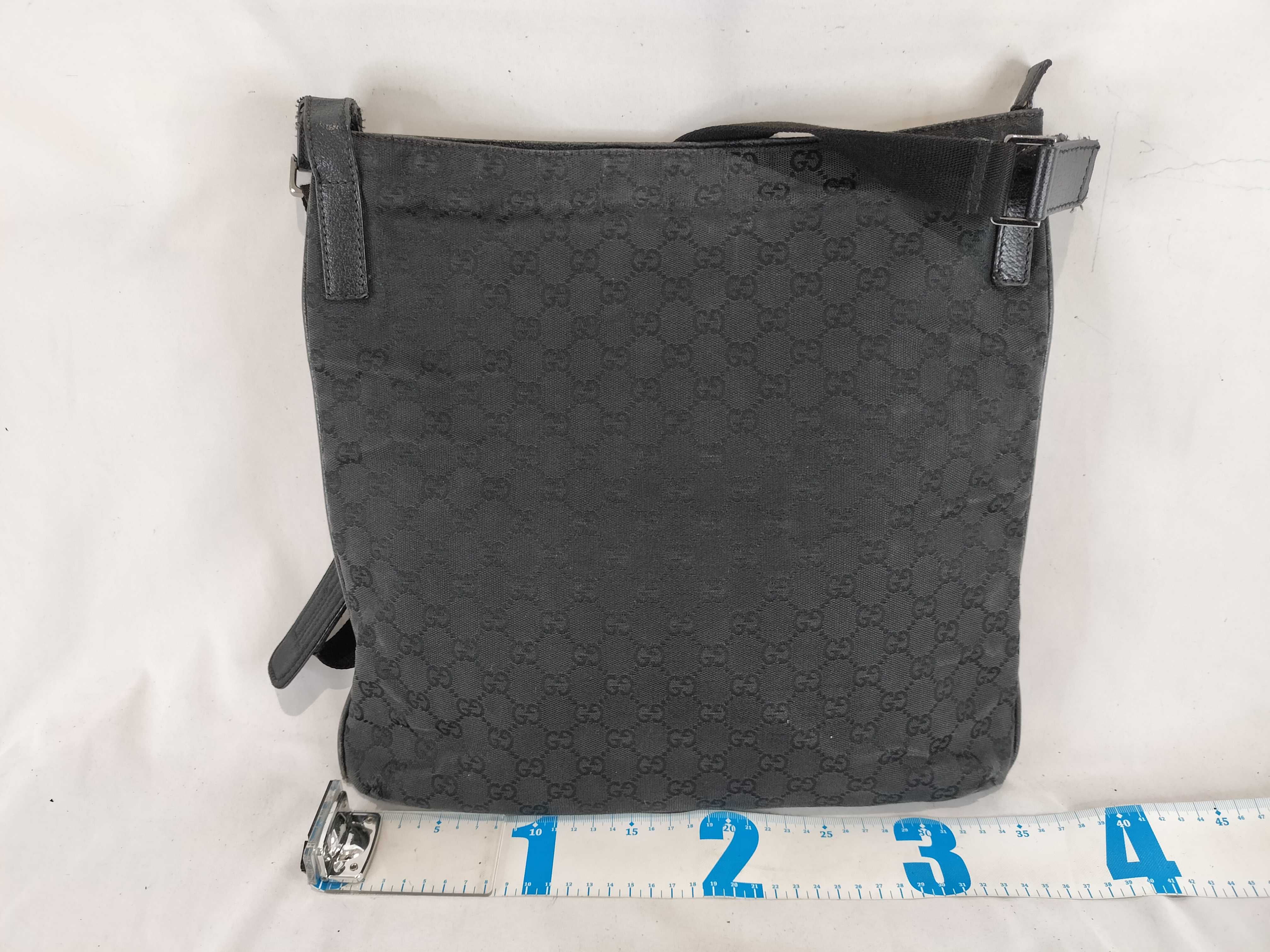 GG Canvas 122791 Shoulder Bag — view 3