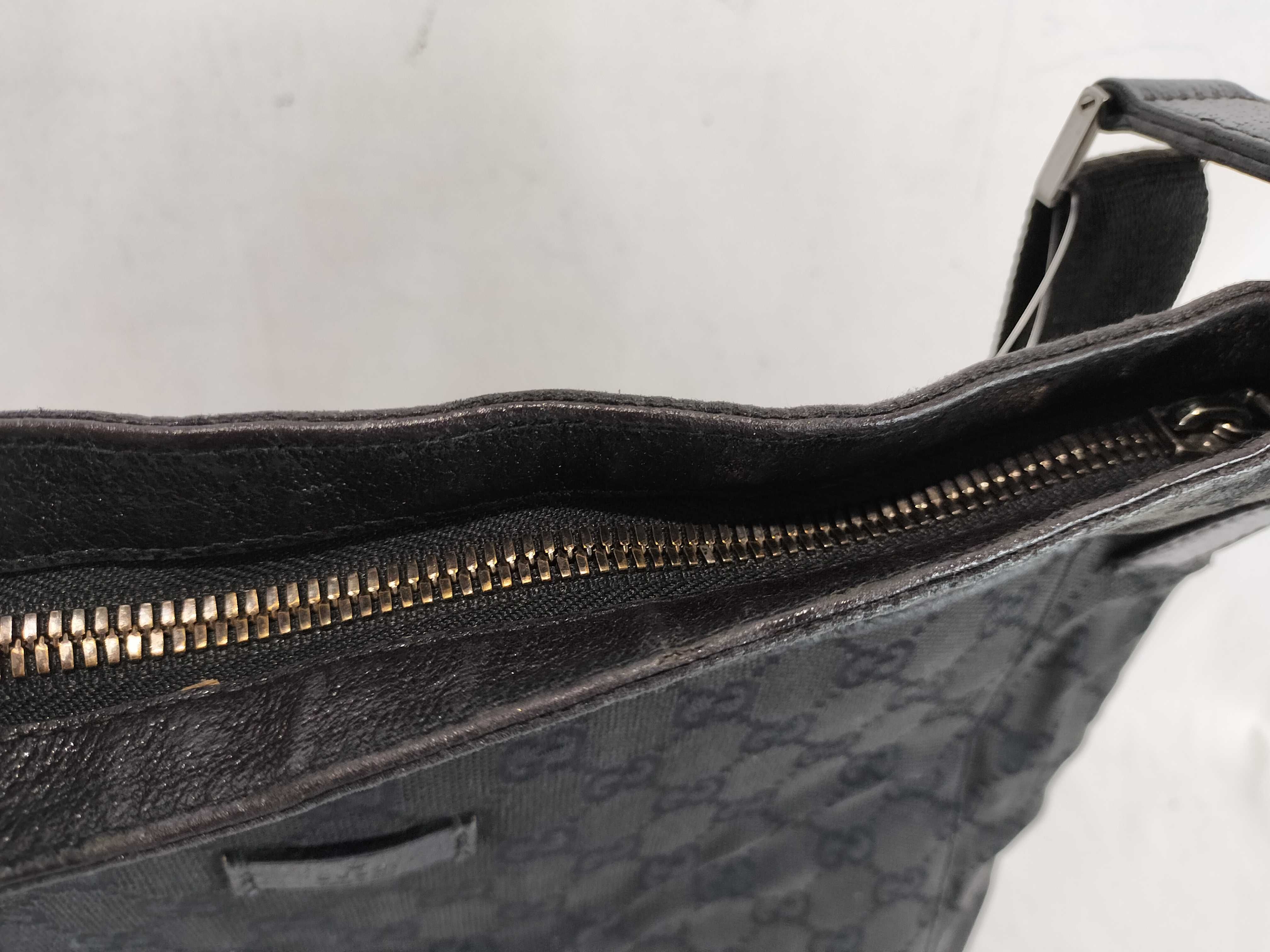 GG Canvas 122791 Shoulder Bag — view 9