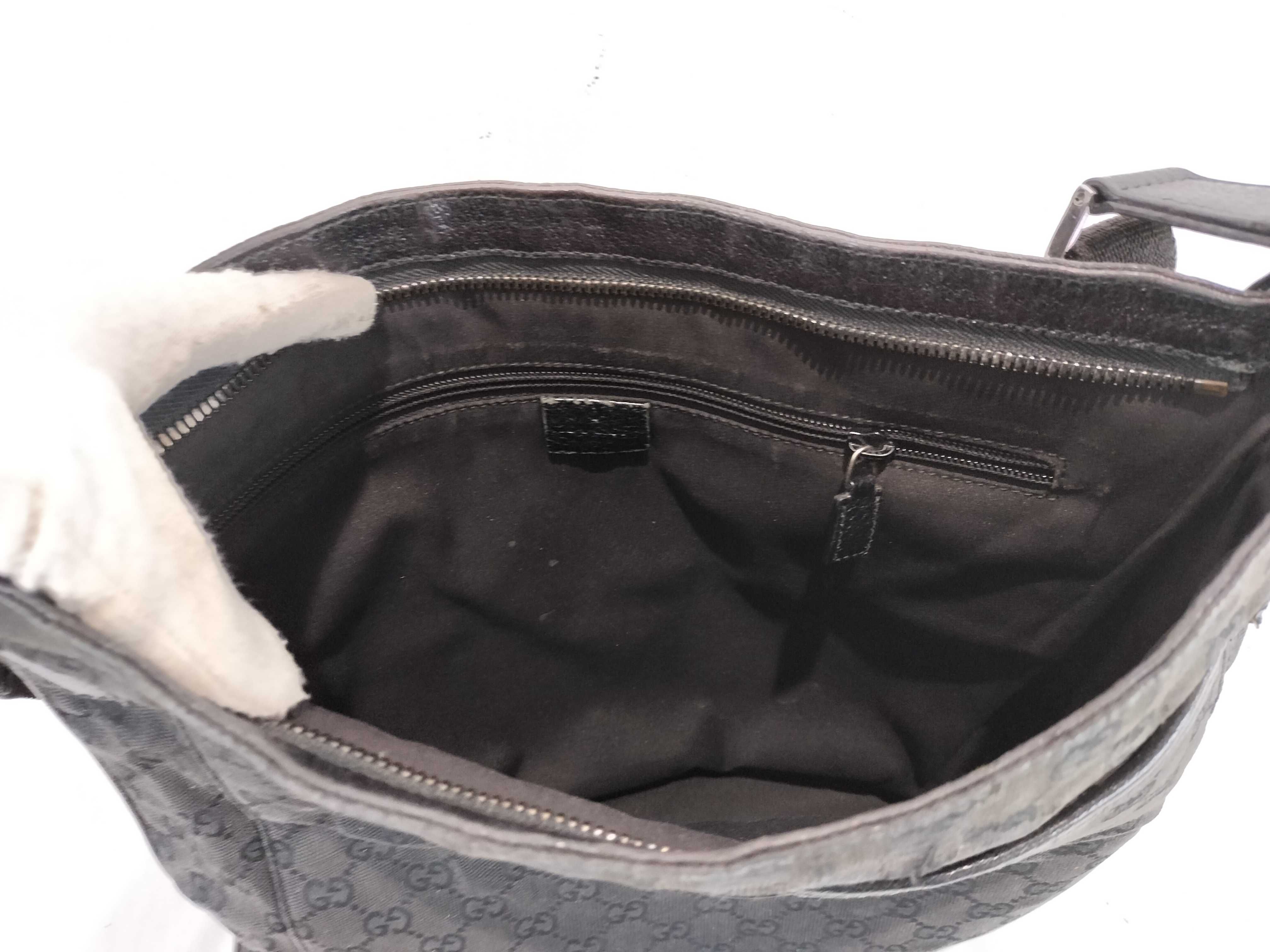 GG Canvas 122791 Shoulder Bag — view 10