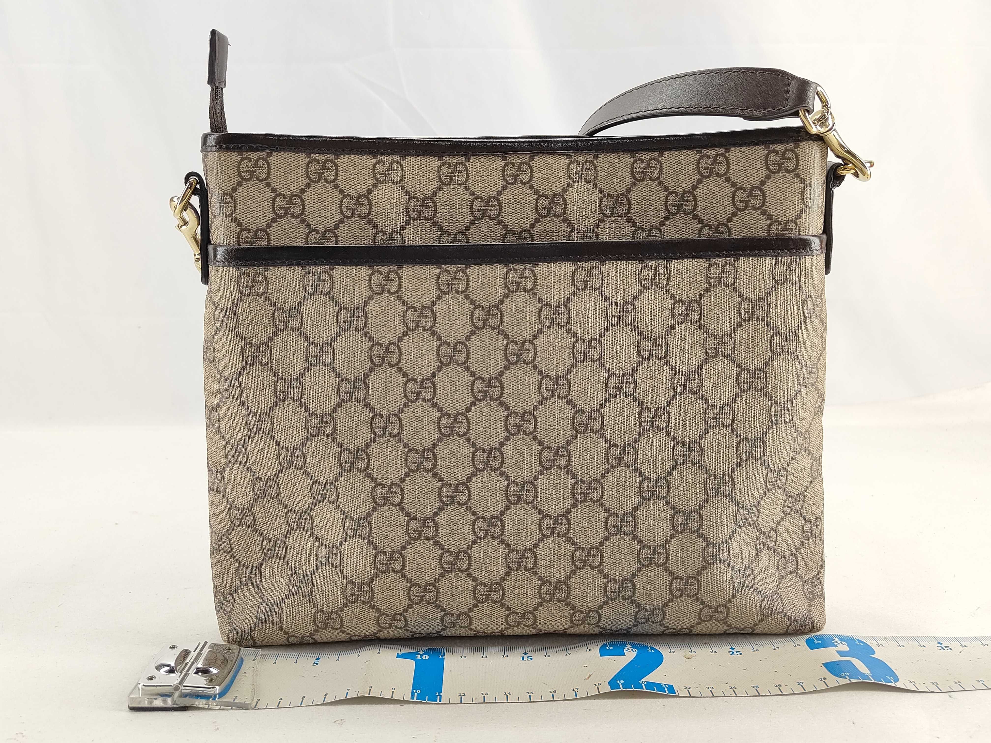 GG Supreme Shoulder Bag — view 2