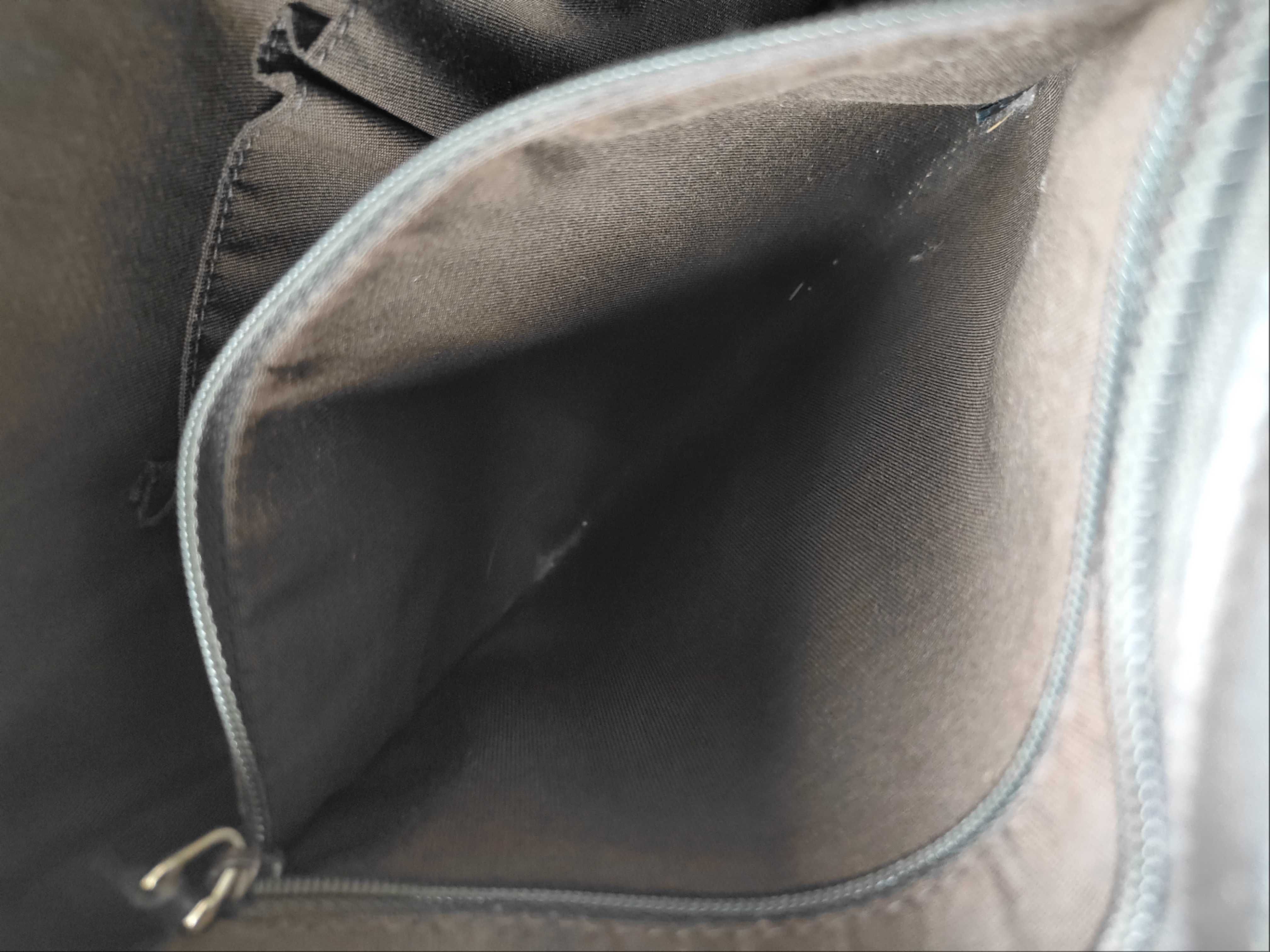 GG Supreme Shoulder Bag — view 13