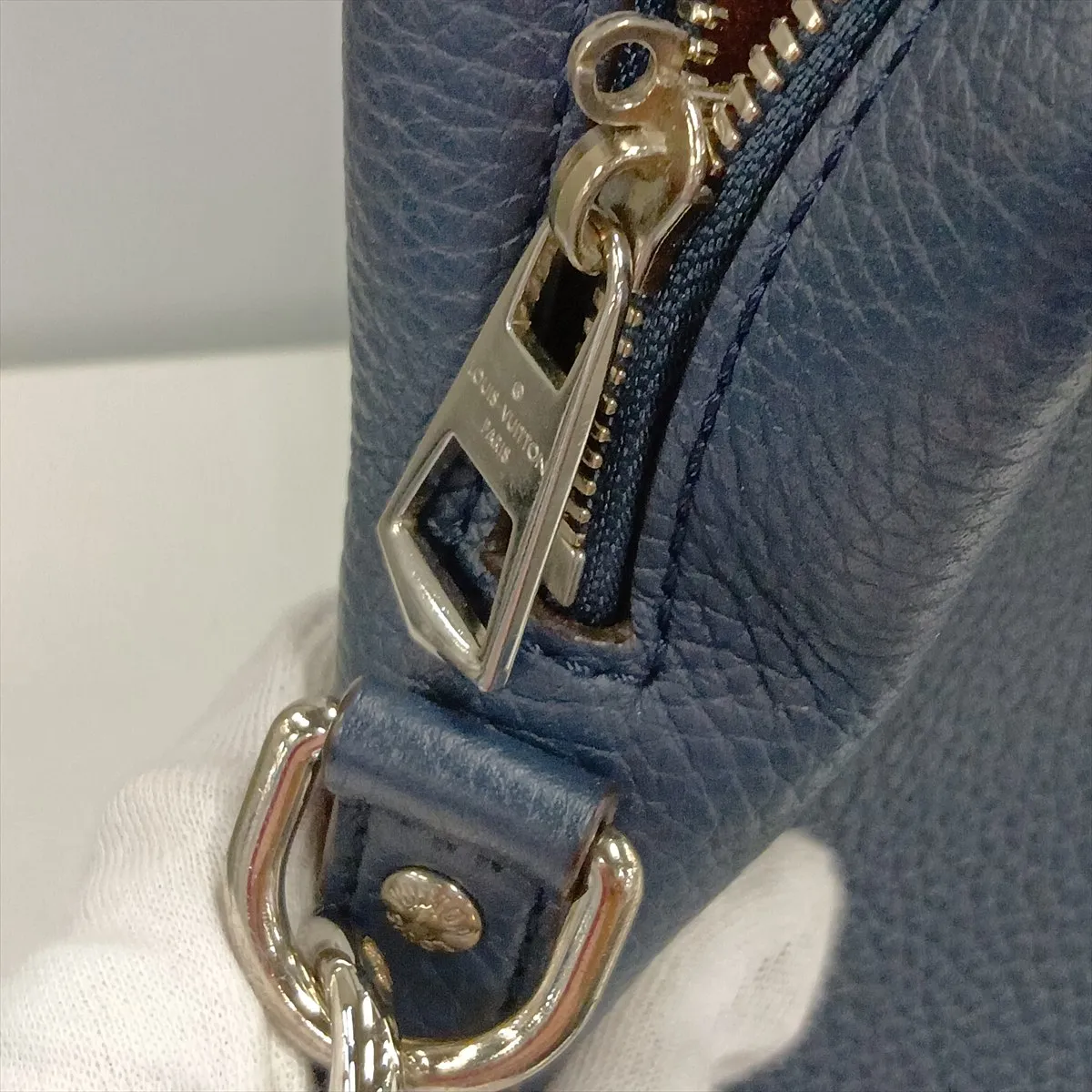 Cuir Taurillon Armand Briefcase PM M53488 Black (RFID detected) — view 15
