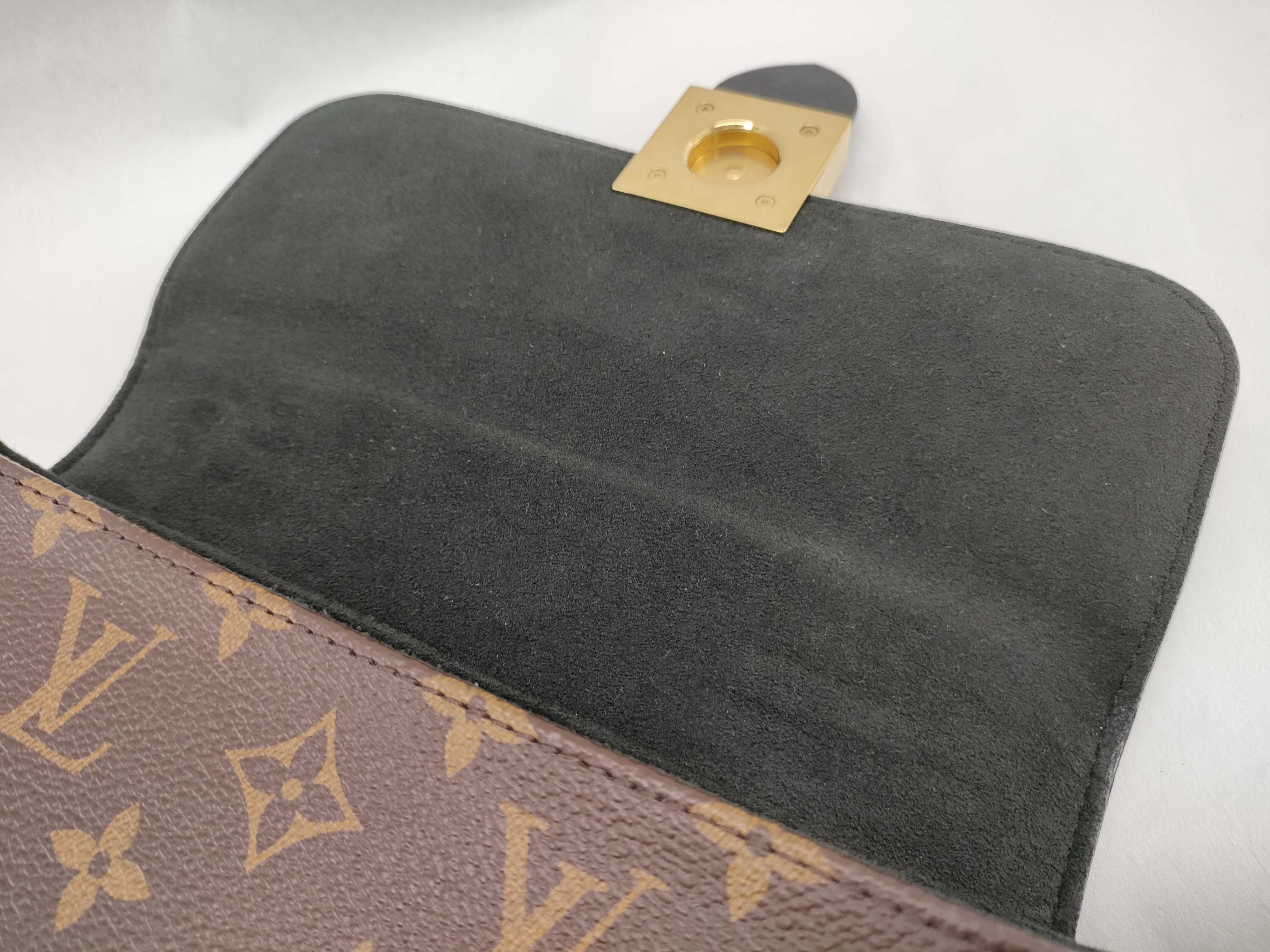 Monogram Louis Vuitton Black Lock Bag M44141 Handbag — view 8