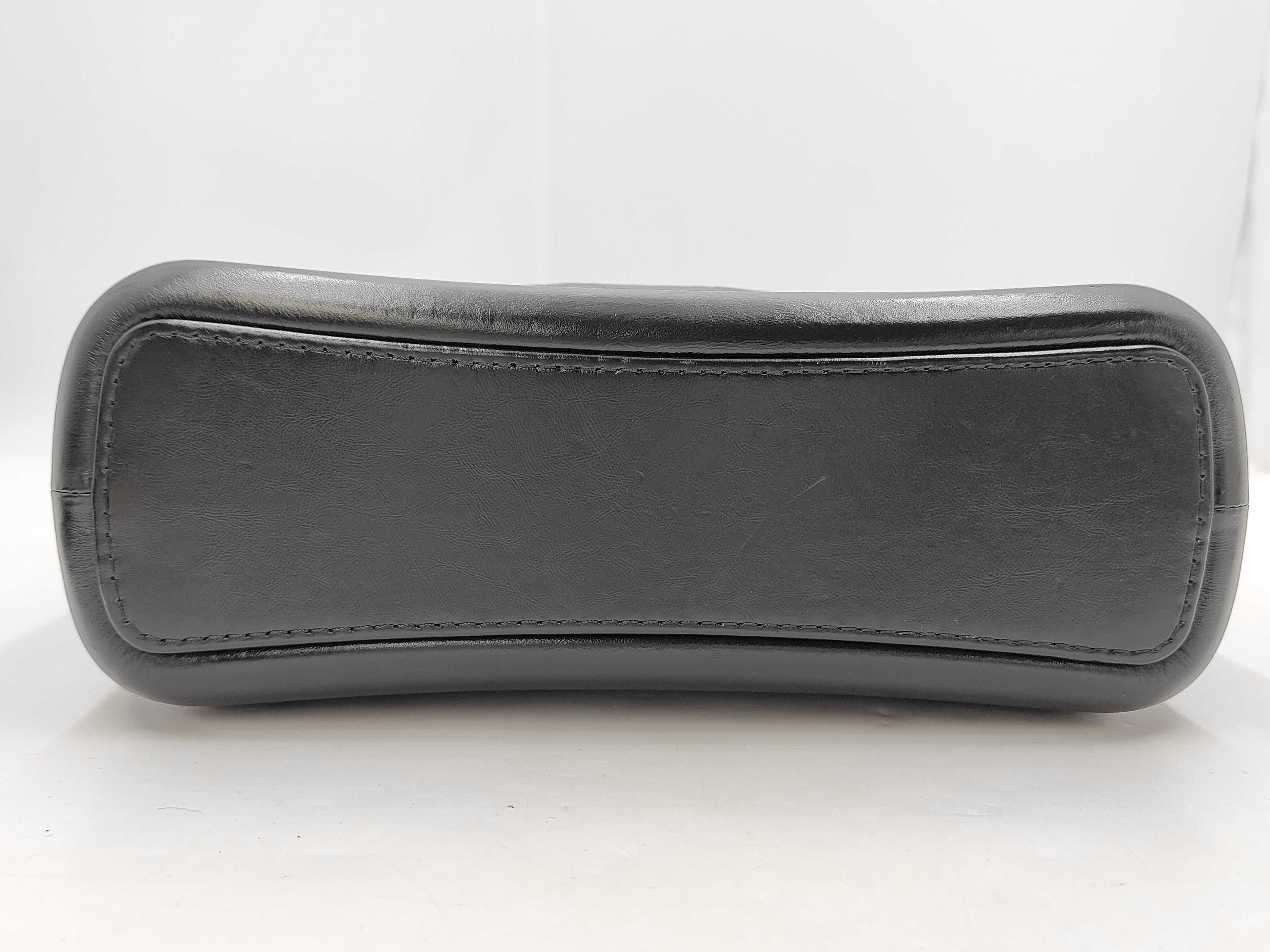 Matelassé One-Shoulder Bag, Black Lambskin, Chain Handle Shoulder Bag — view 8