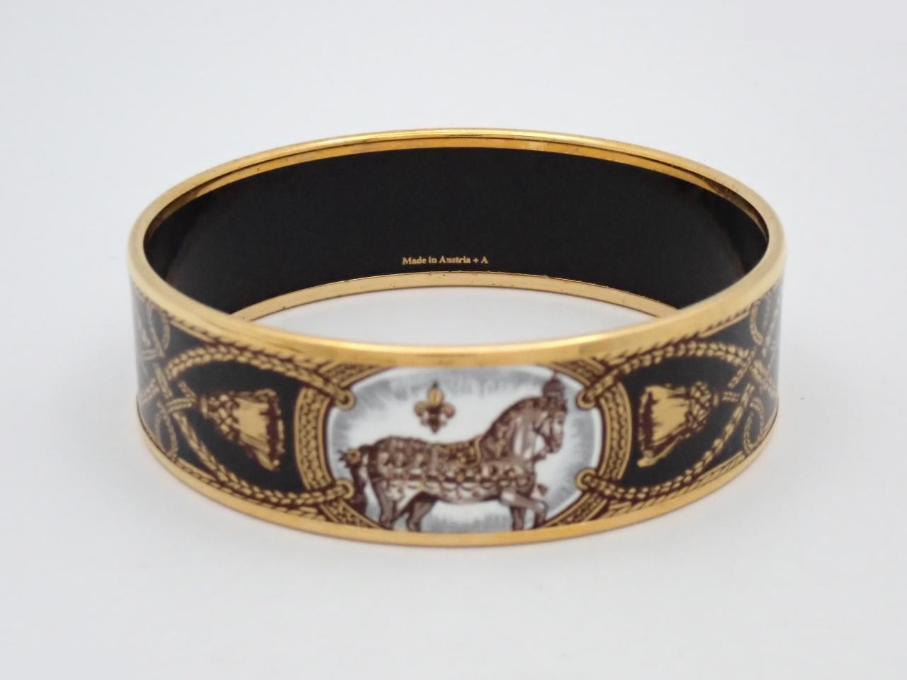 enamel bangle, cloisonné, with box, wrist circumference approximately 21cm. — view 2