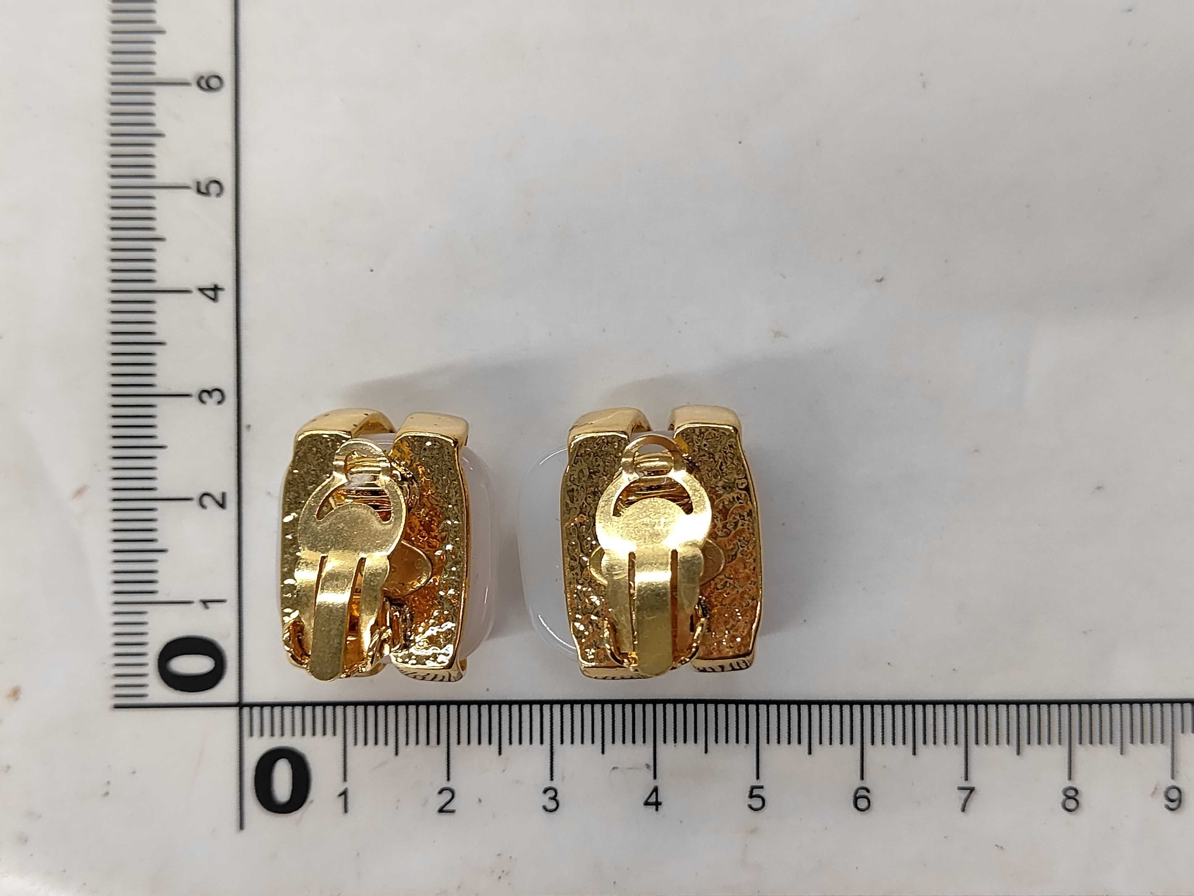 94P Coco Mark Color Stone Earrings — view 6
