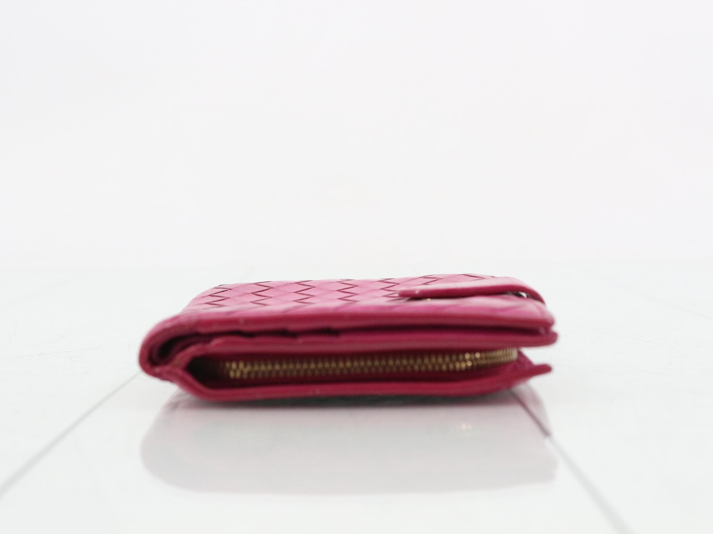 Intrecciato leather bi-fold wallet, pink — view 3