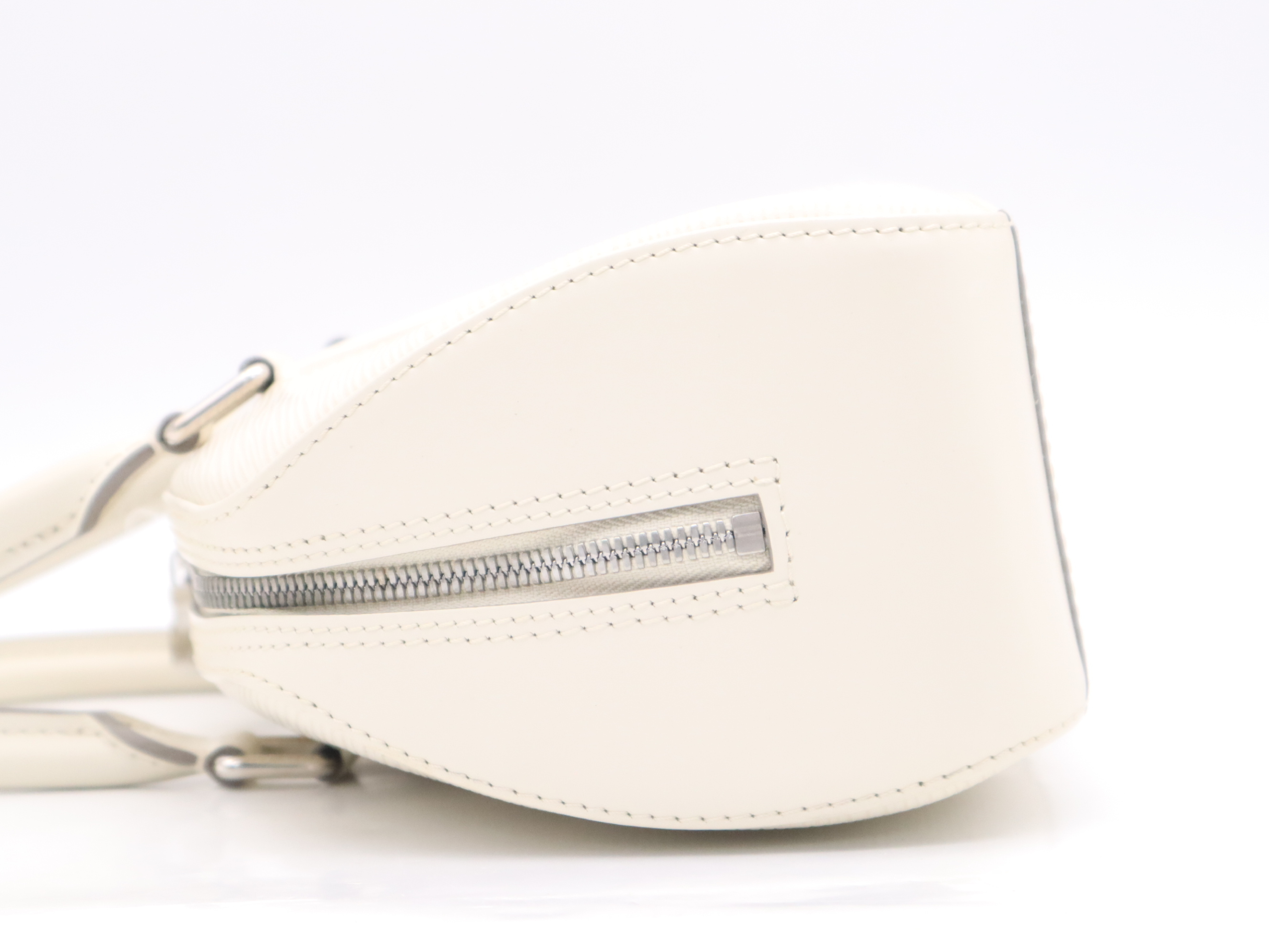 M5285J Epi Jasmine Ivoire Shoulder Bag — view 3