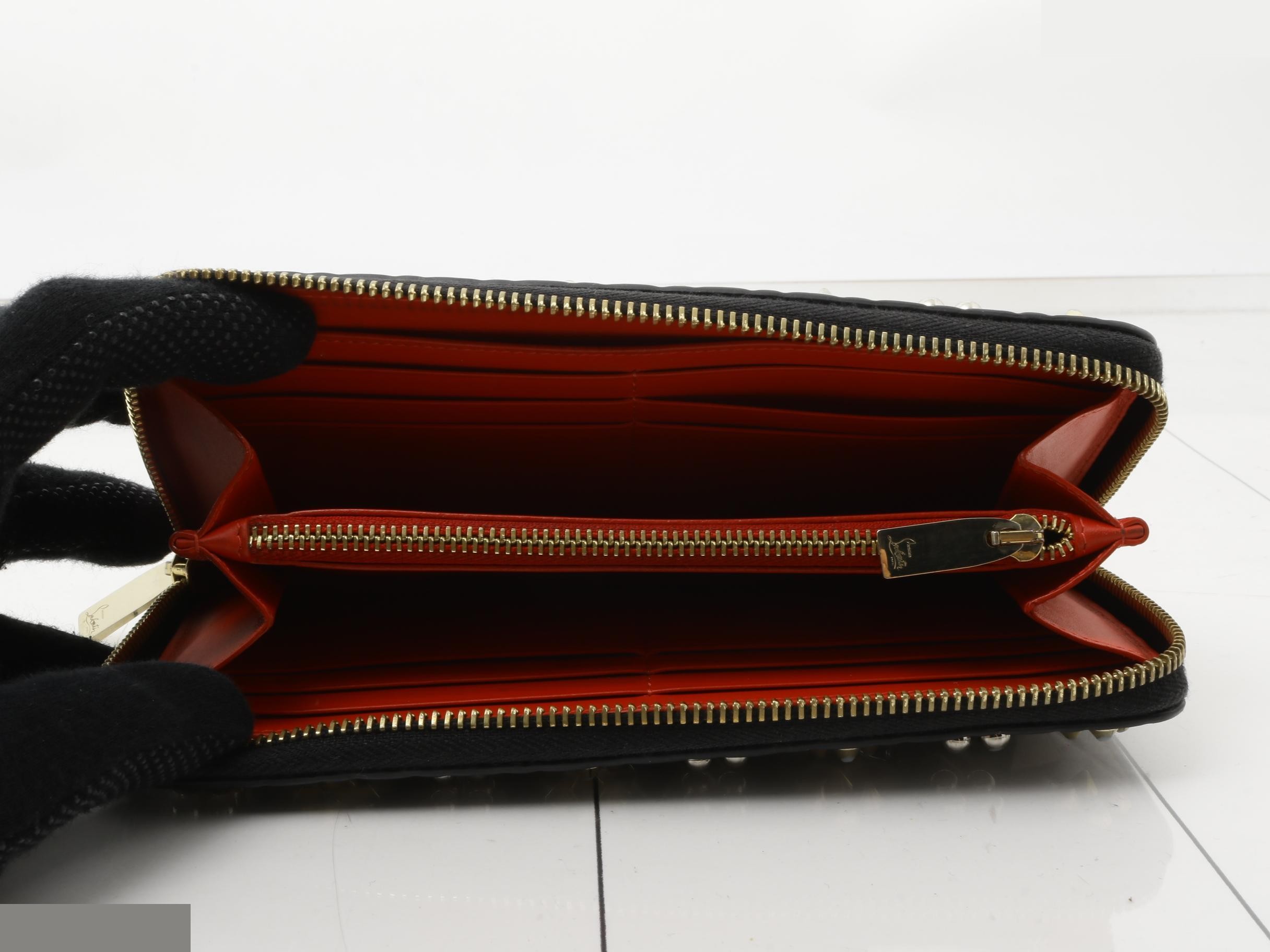 Other lines: Bags and Wallets — view 4