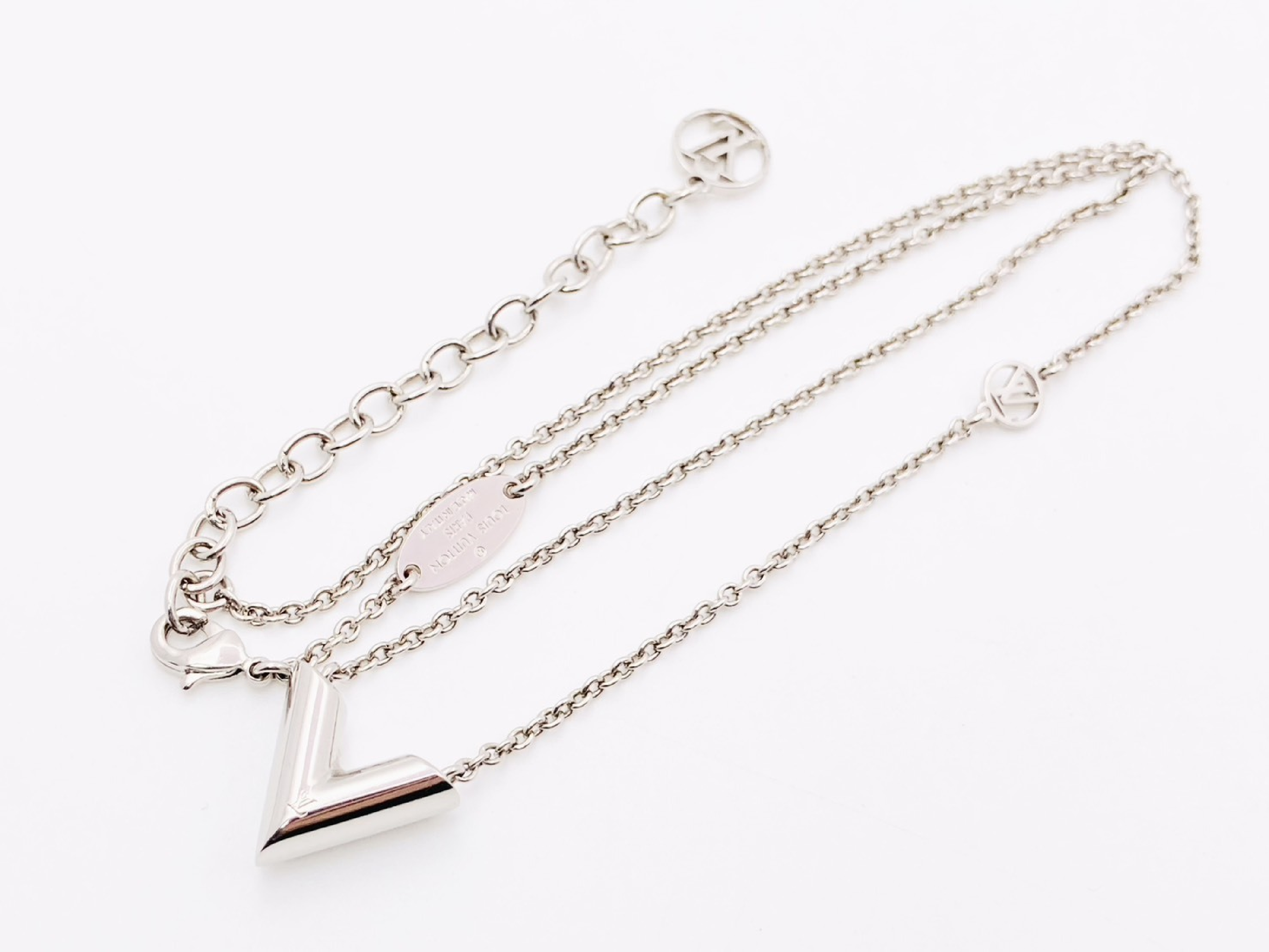 M63197 Essential V Necklace Silver LE0270 Necklace — view 3