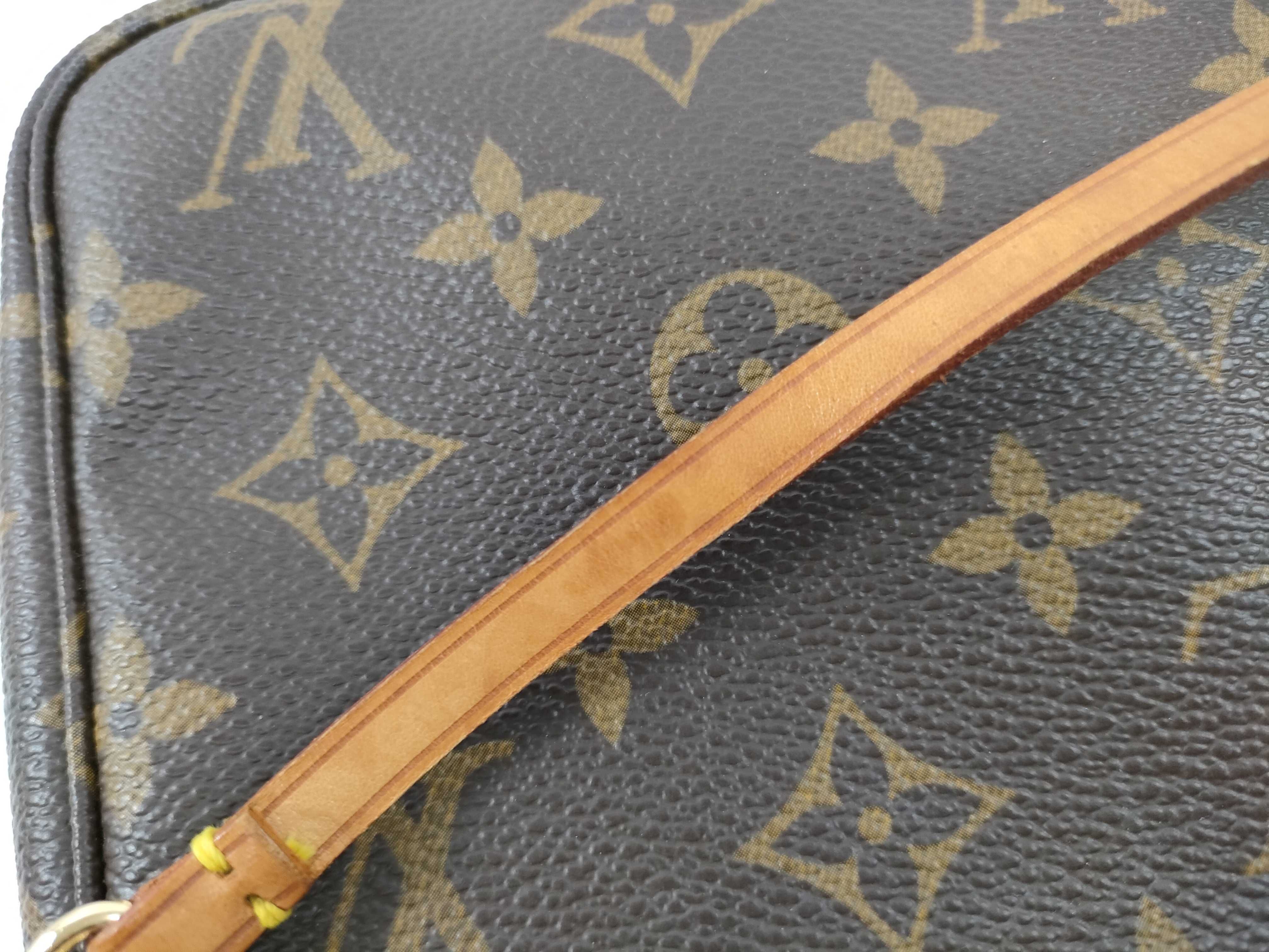 Monogram Accessoires Pouch — view 15