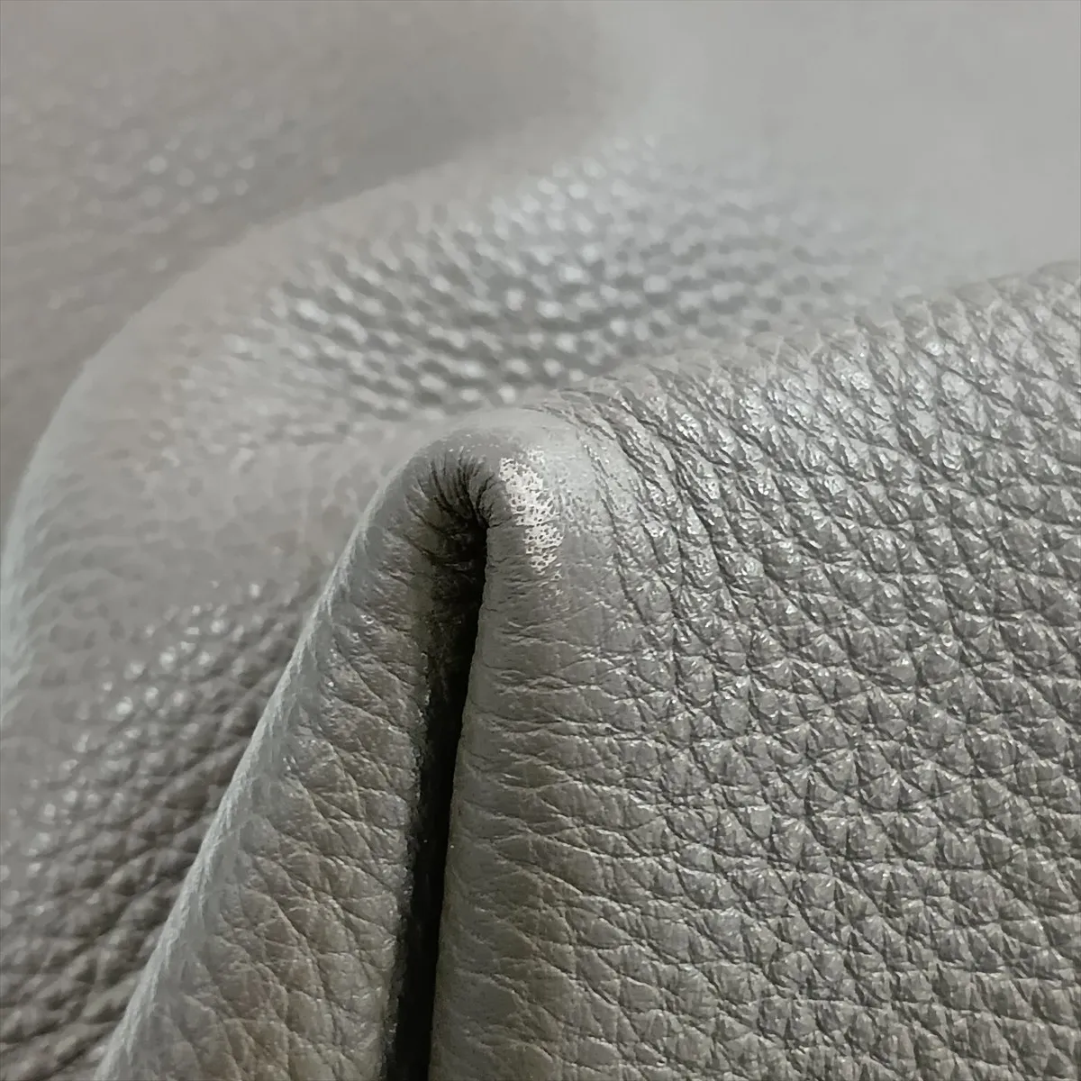 Vitello Daino Leather Tote Bag, Greige, Tagless — view 13
