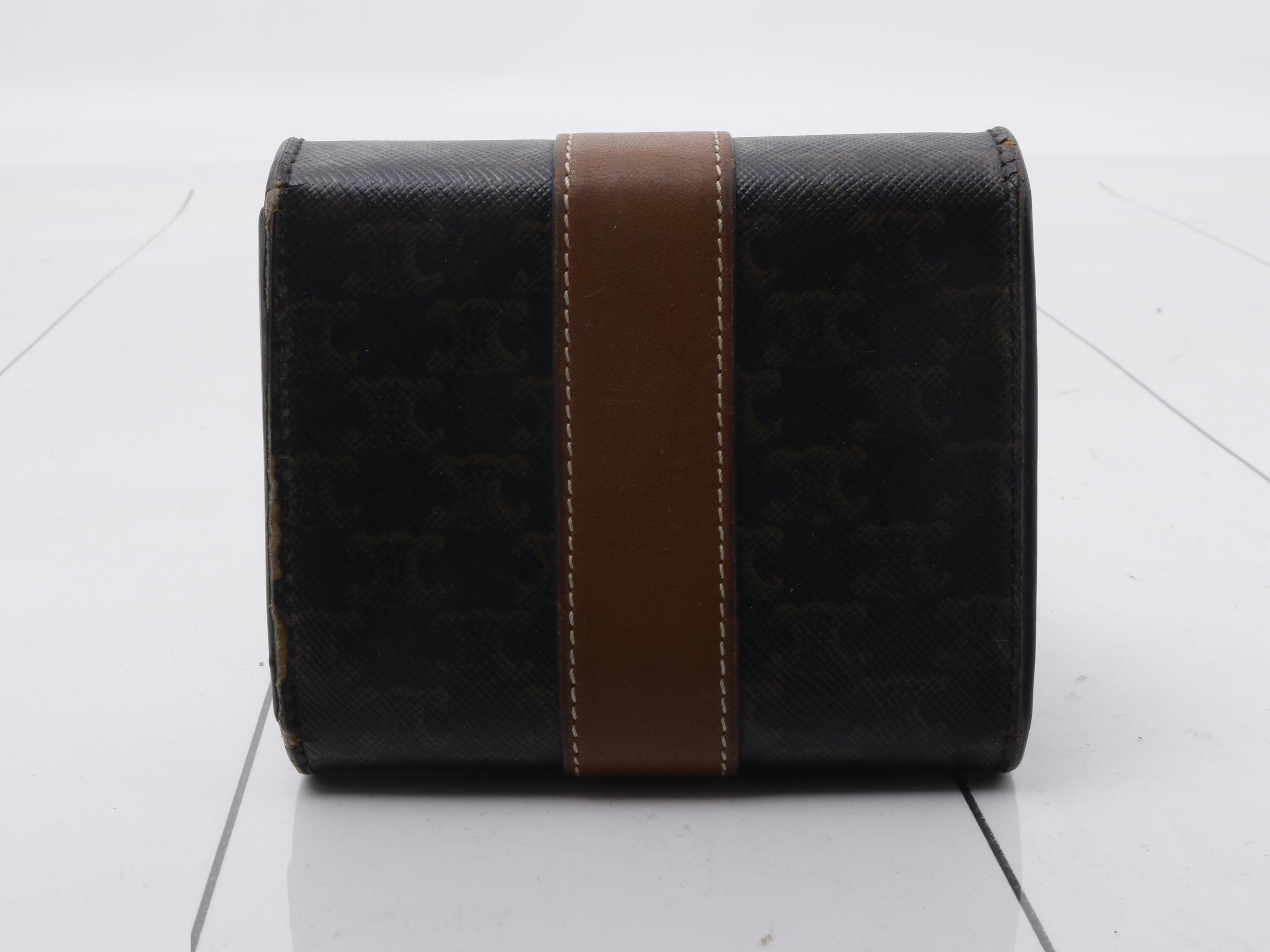Folding wallet — view 2