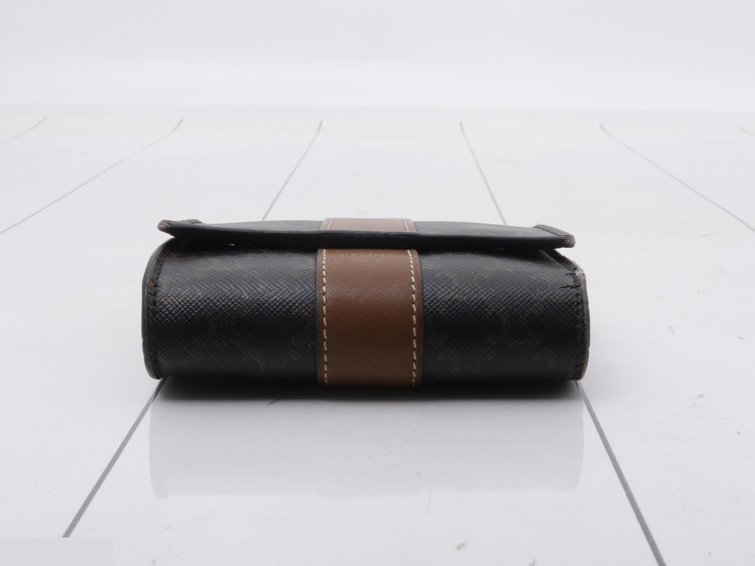 Folding wallet — view 3