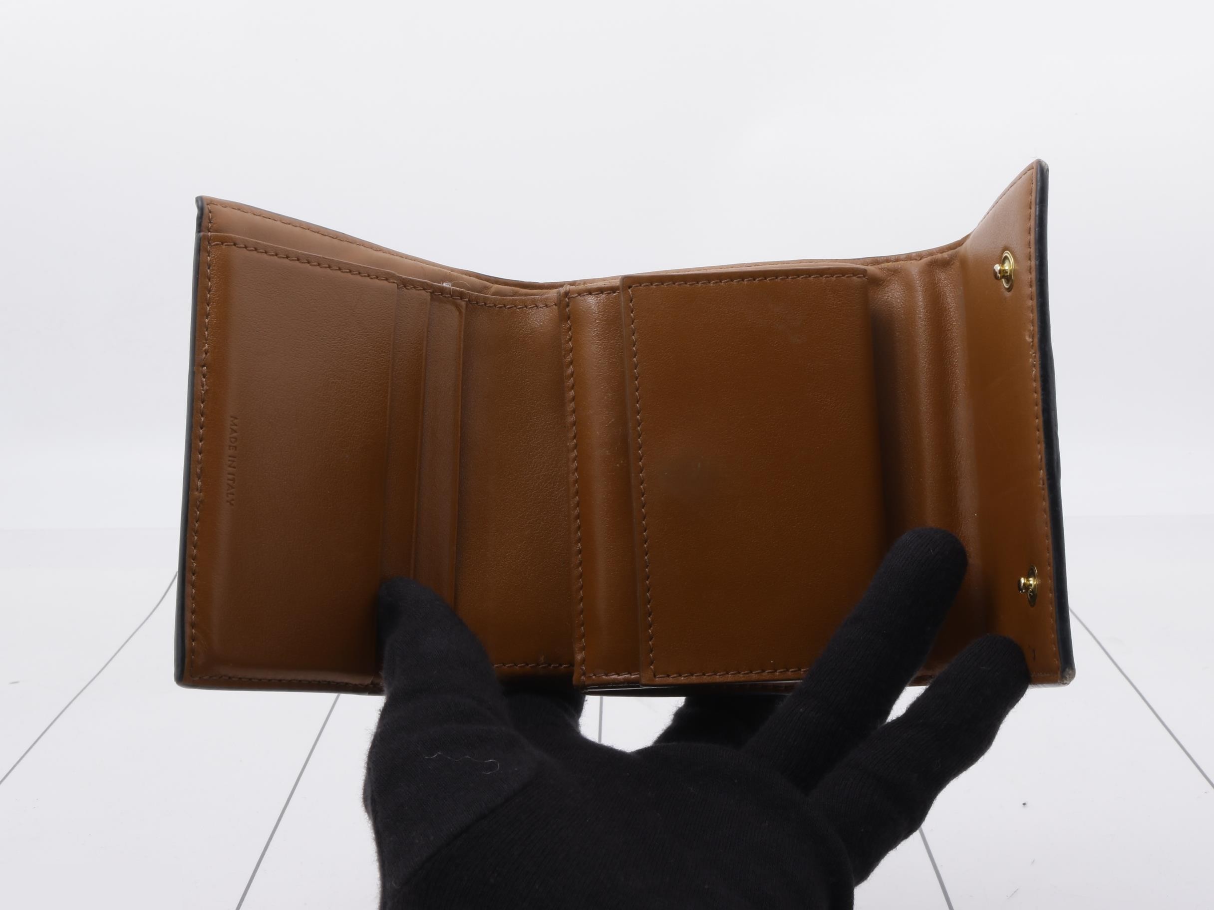 Folding wallet — view 4