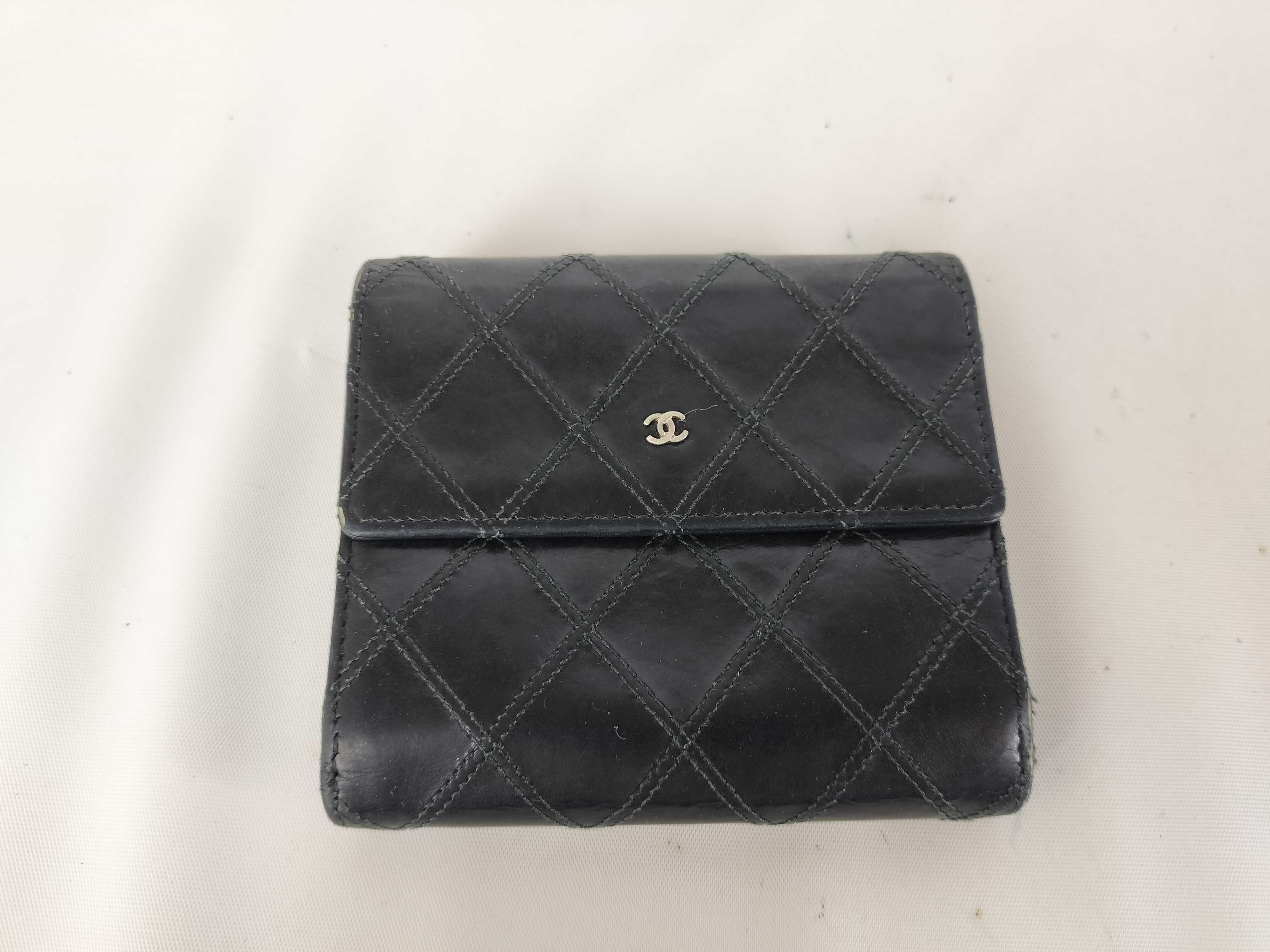 Matelassé folding wallet