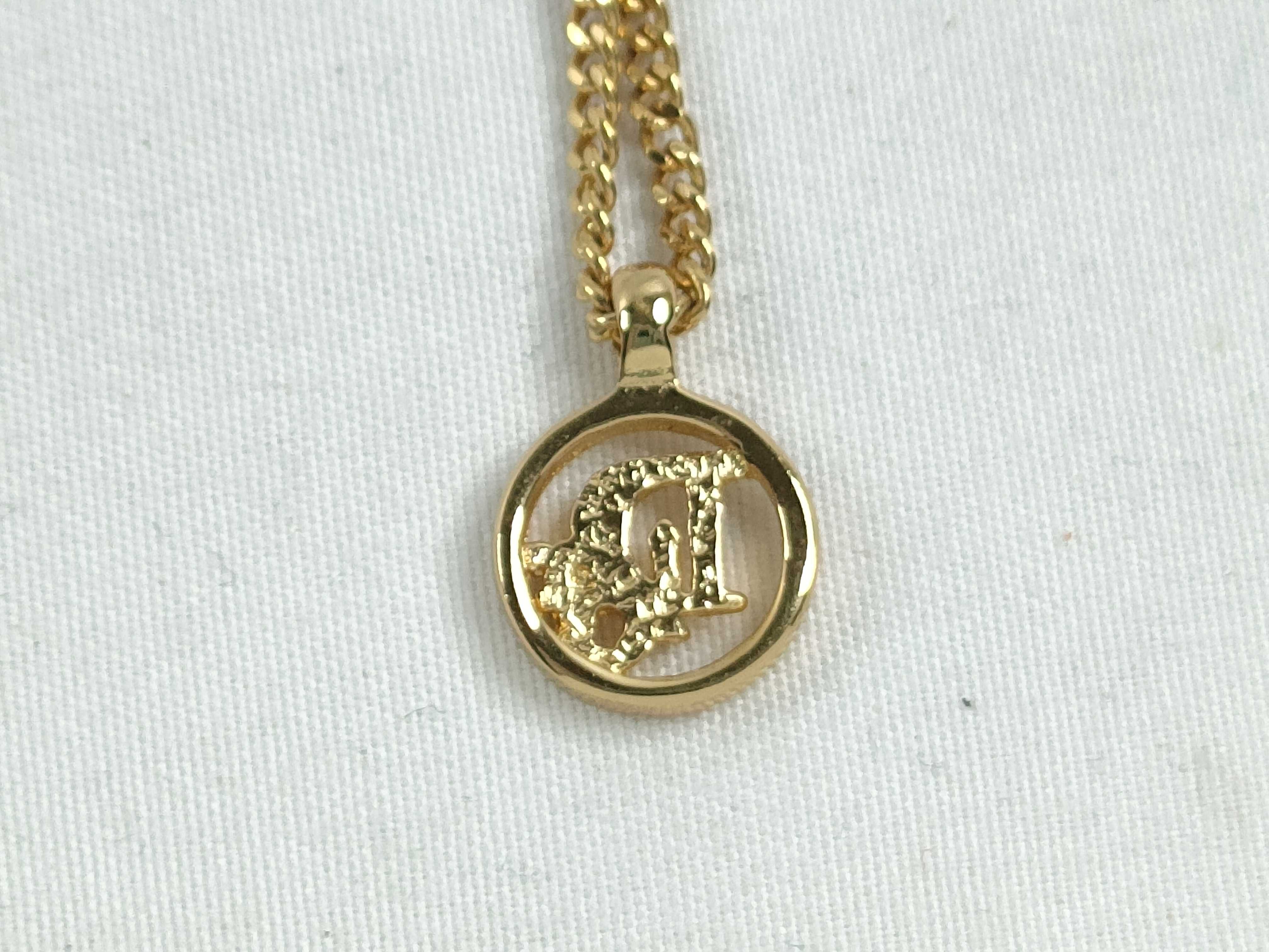 necklace — view 2