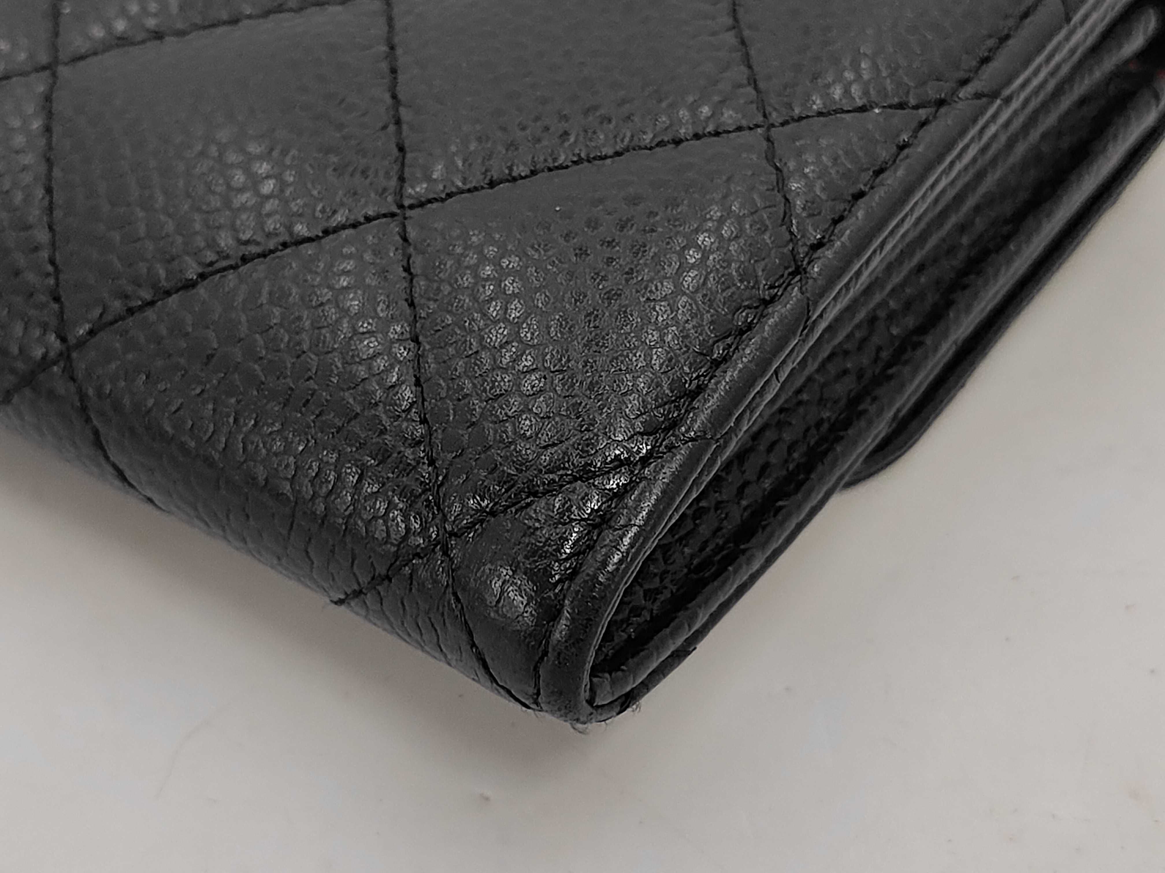 Caviar Skin Matelassé Long Wallet Black Serial Number 21 — view 3