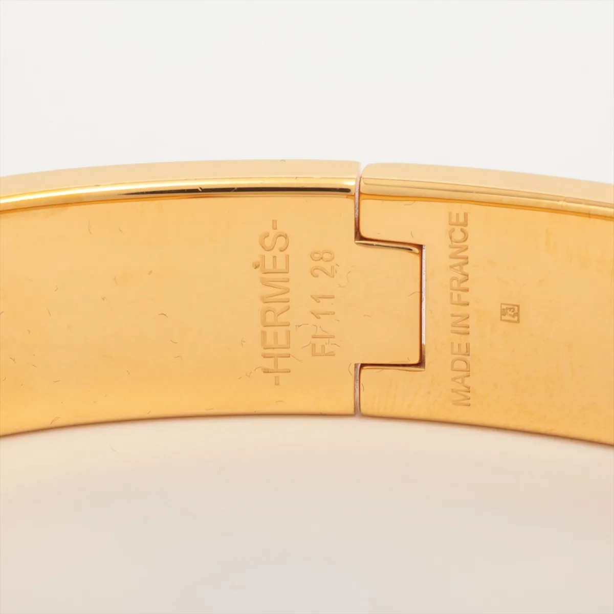 Click Crack H Bangle Bracelet GP x Enamel Black x Gold Gouging Scratch Dullness Dirt Discoloration Peeling — view 6