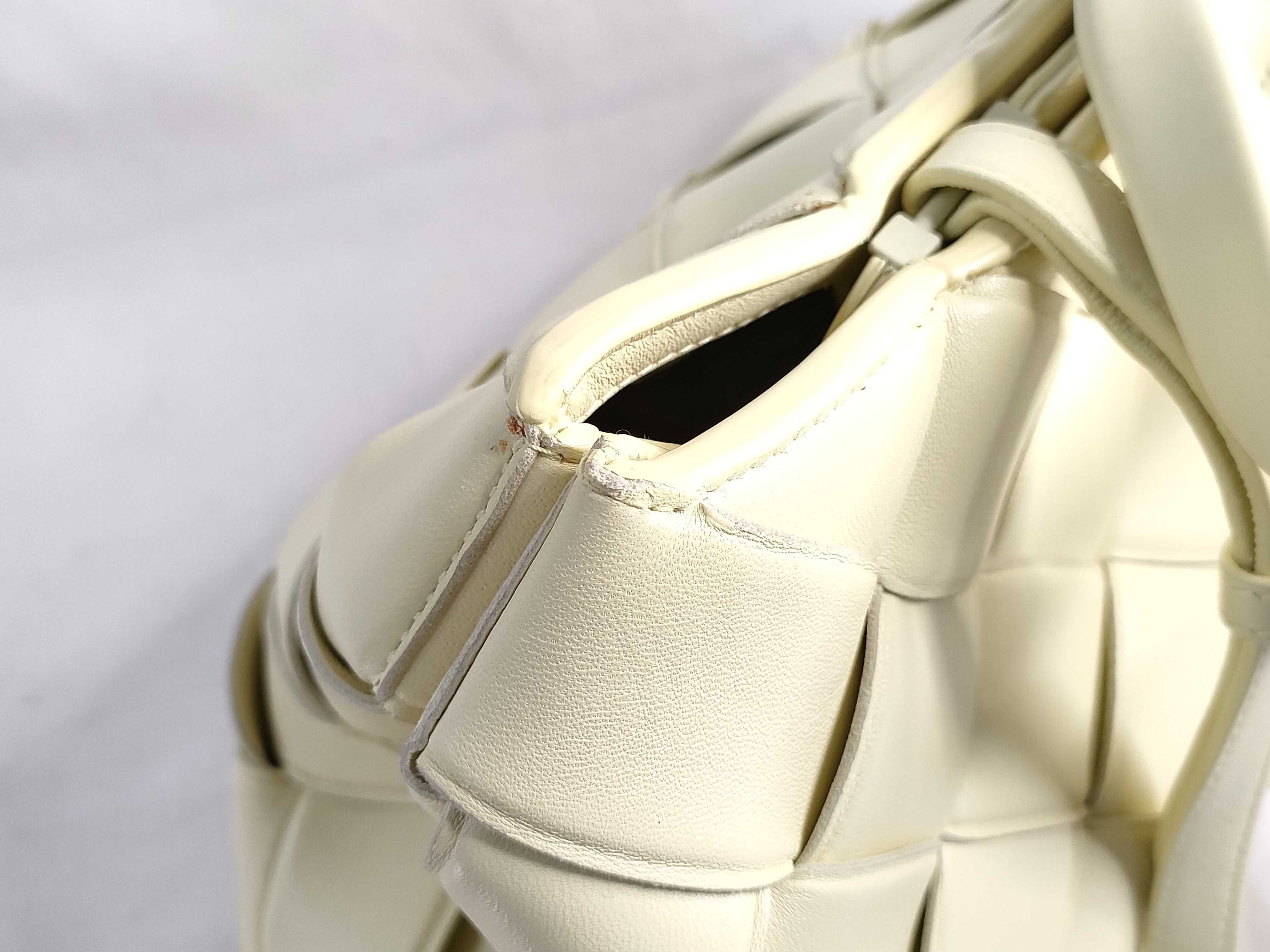 Intrecciato Grasp Handbag — view 14