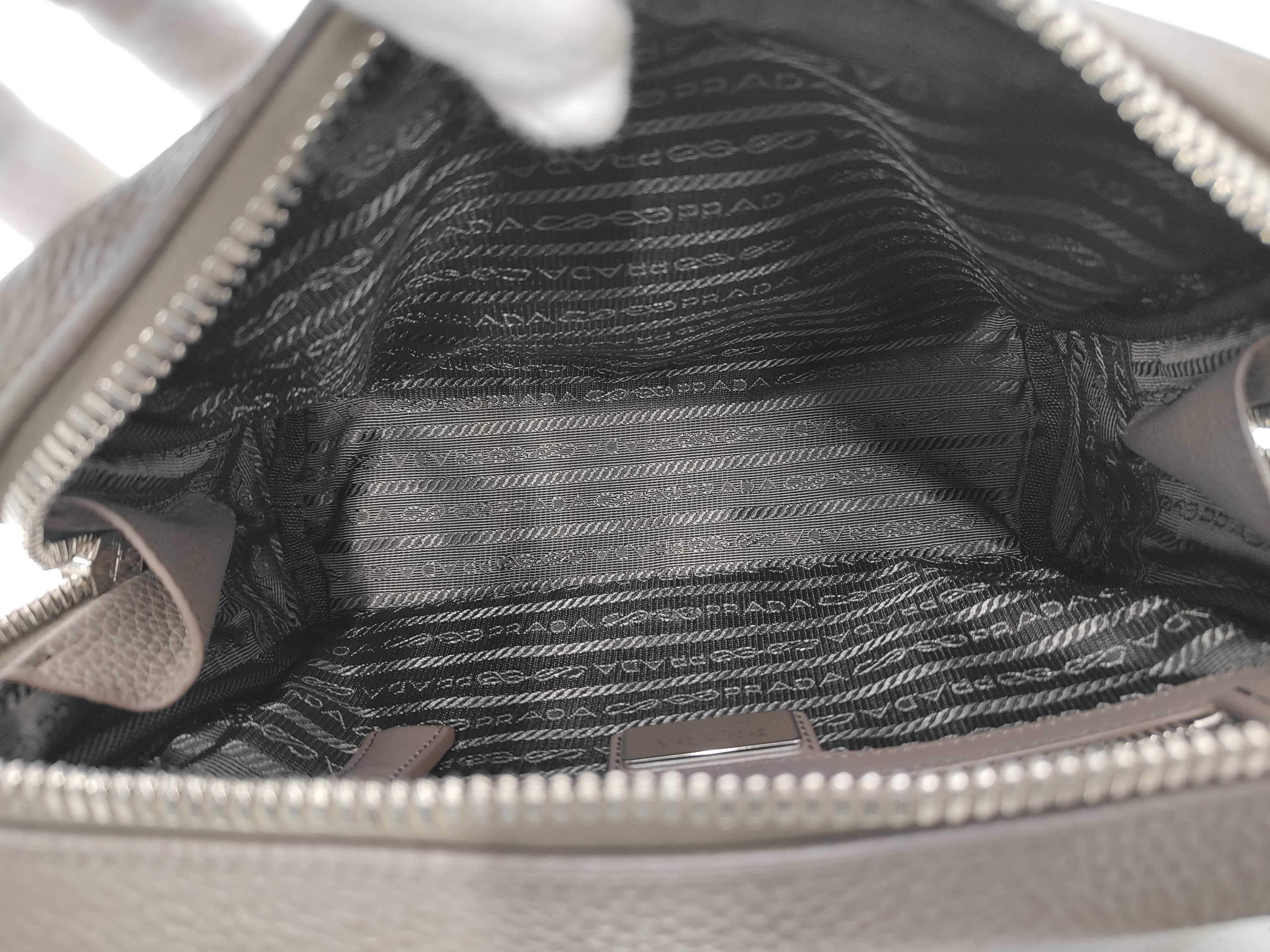 Triangle Logo Shoulder Bag RFID VH184 Beige Shoulder Bag — view 8
