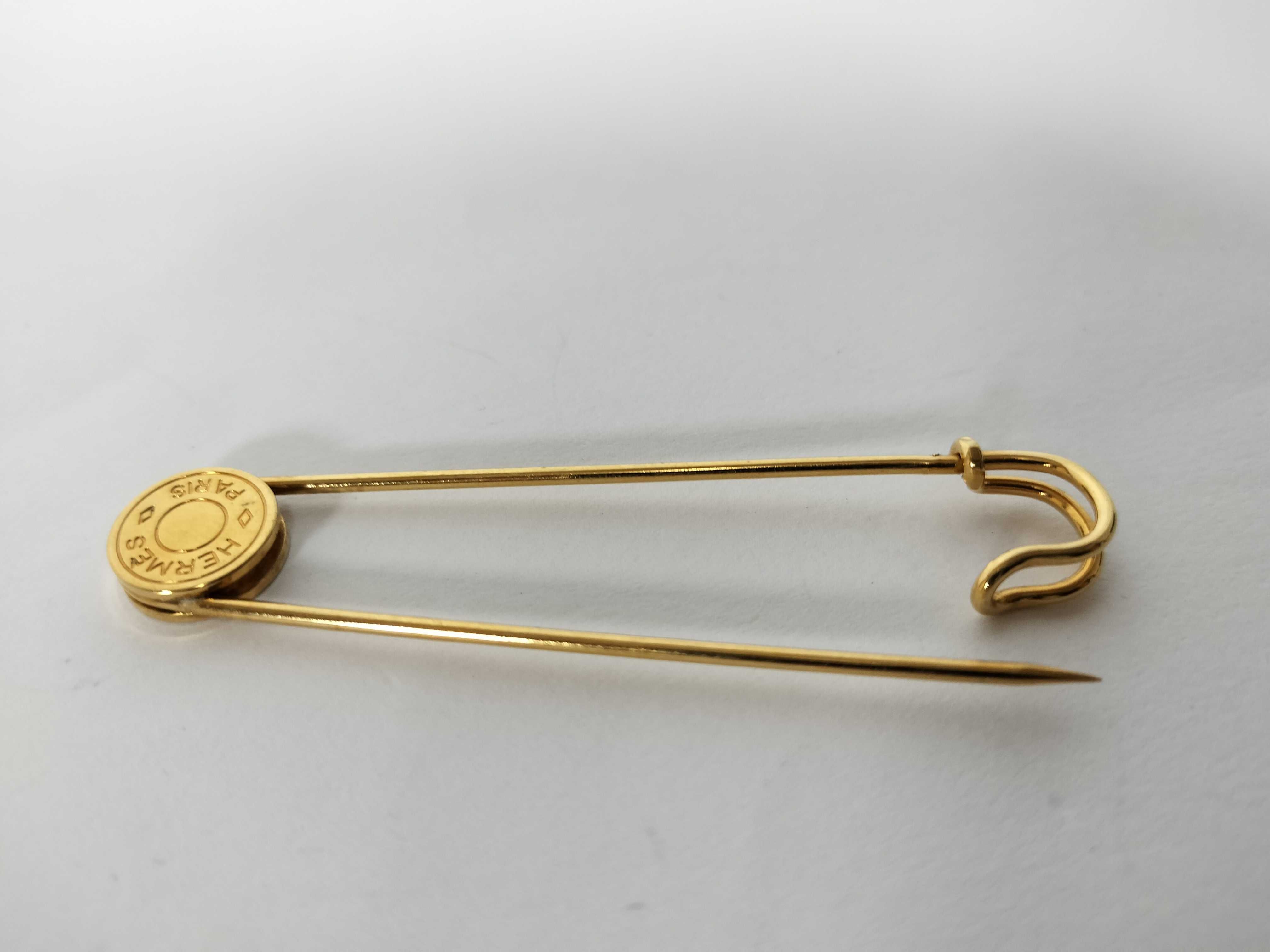 pin brooch — view 3