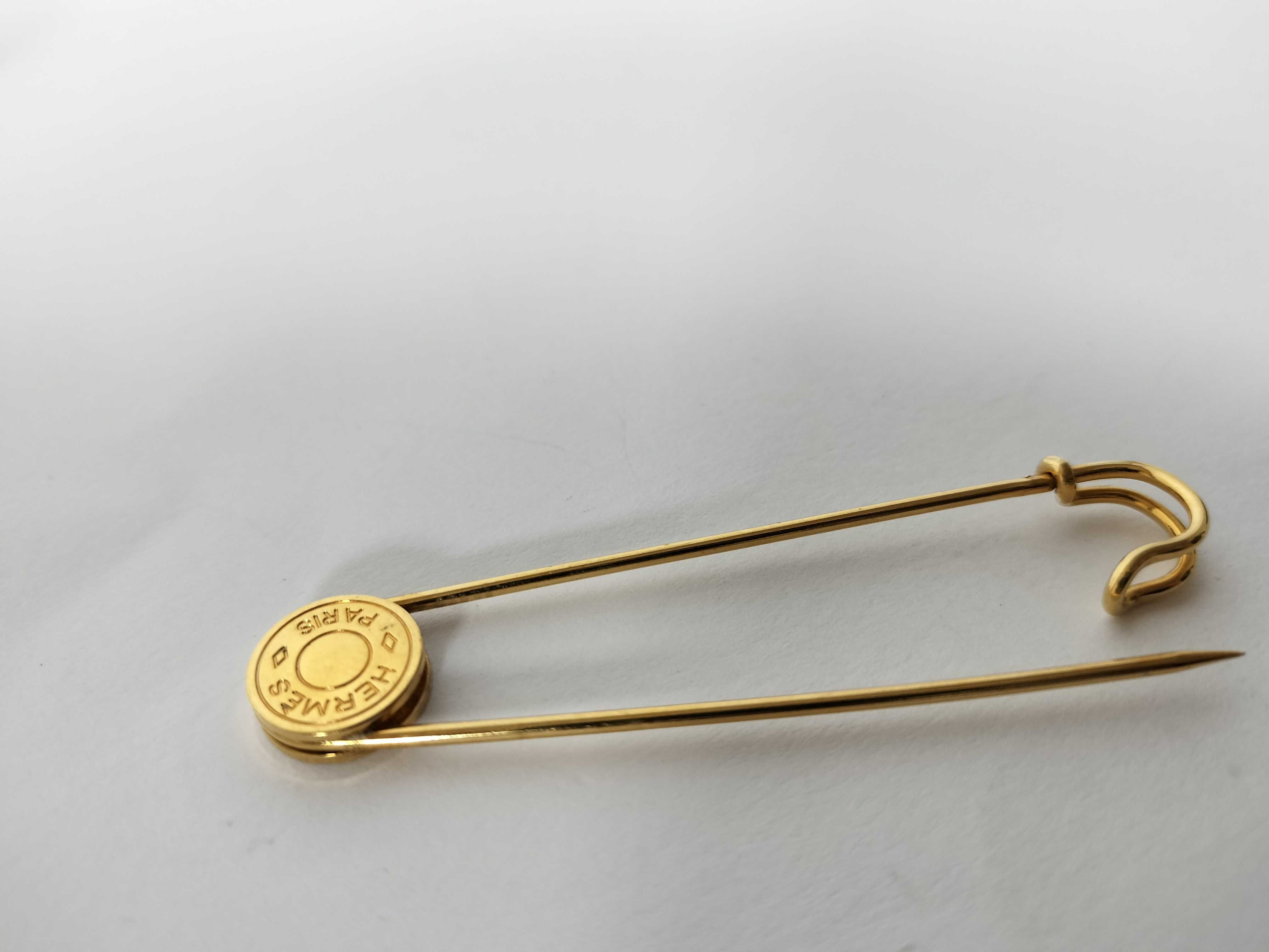 pin brooch — view 4