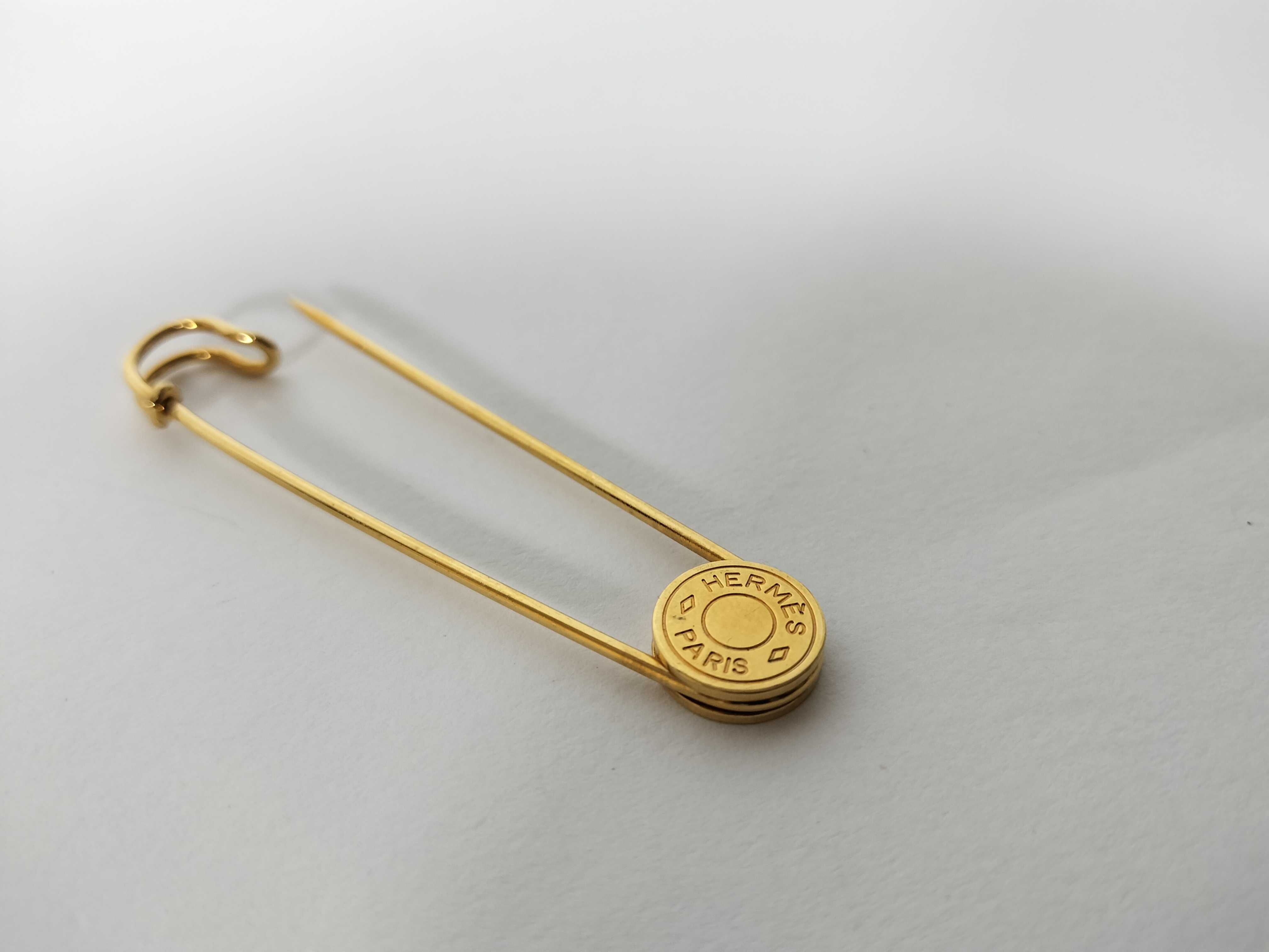 pin brooch — view 5
