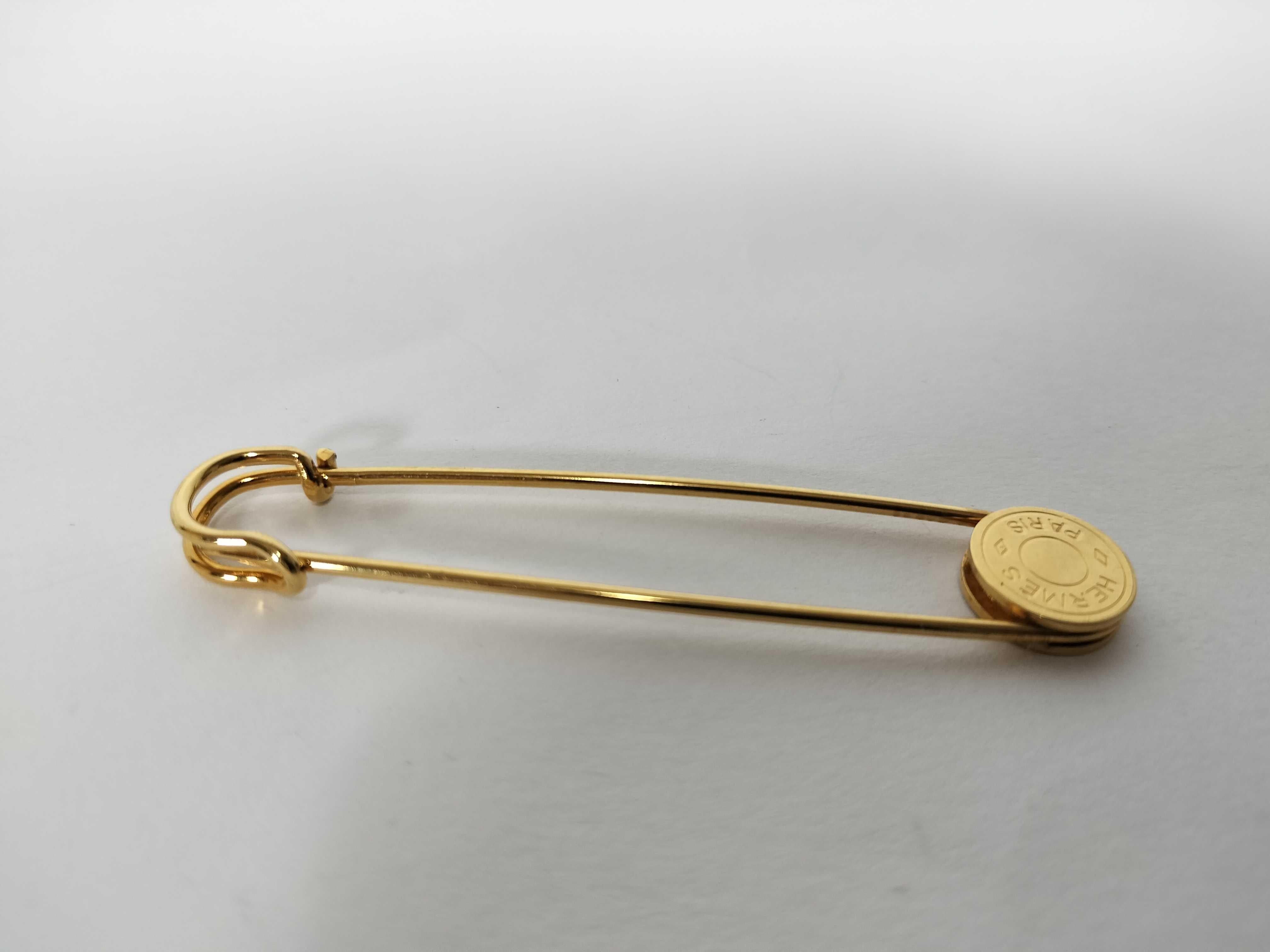 pin brooch — view 8