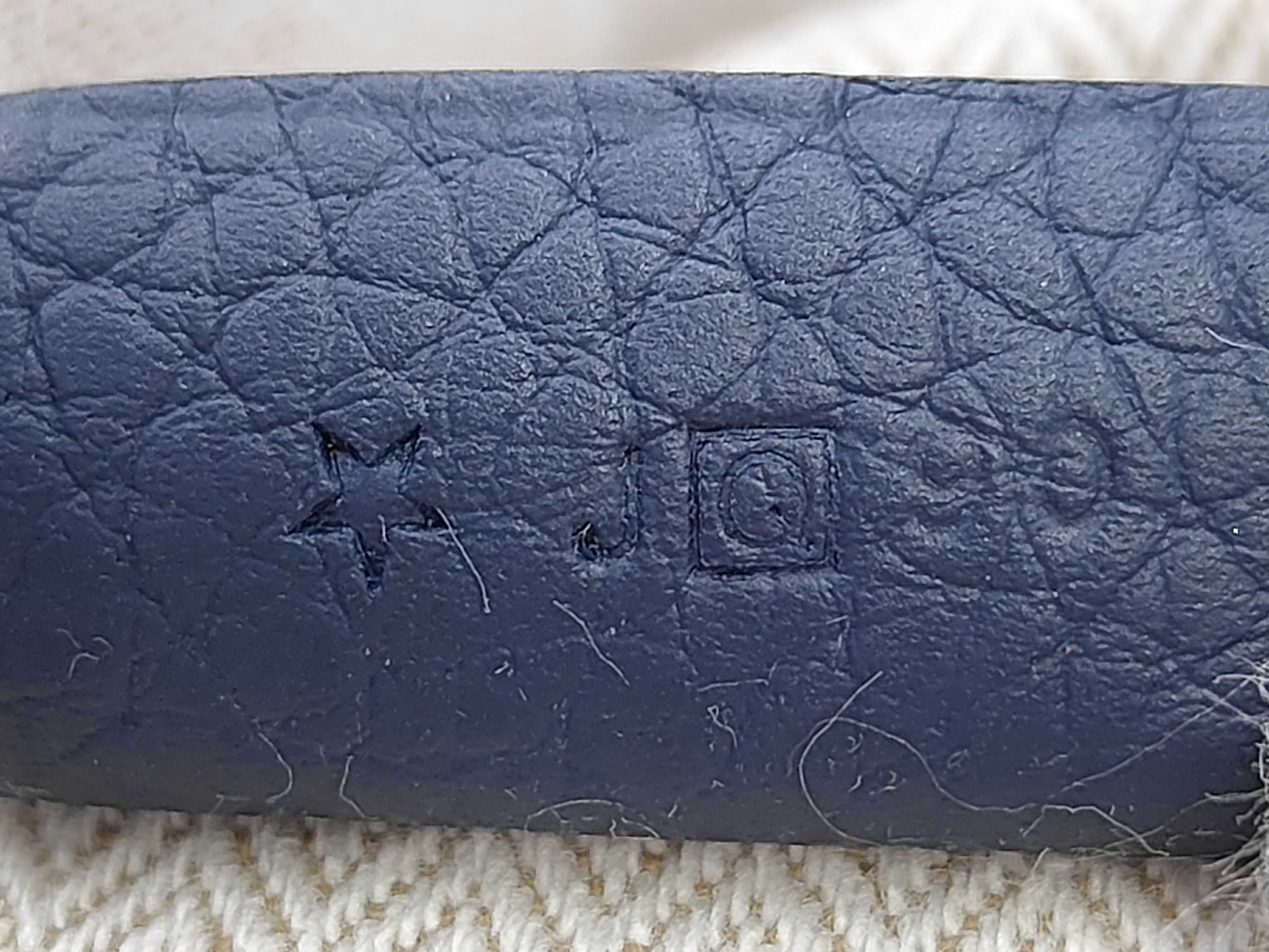 Victoria 35 J Taurillon Leather Navy Shoulder Bag — view 13