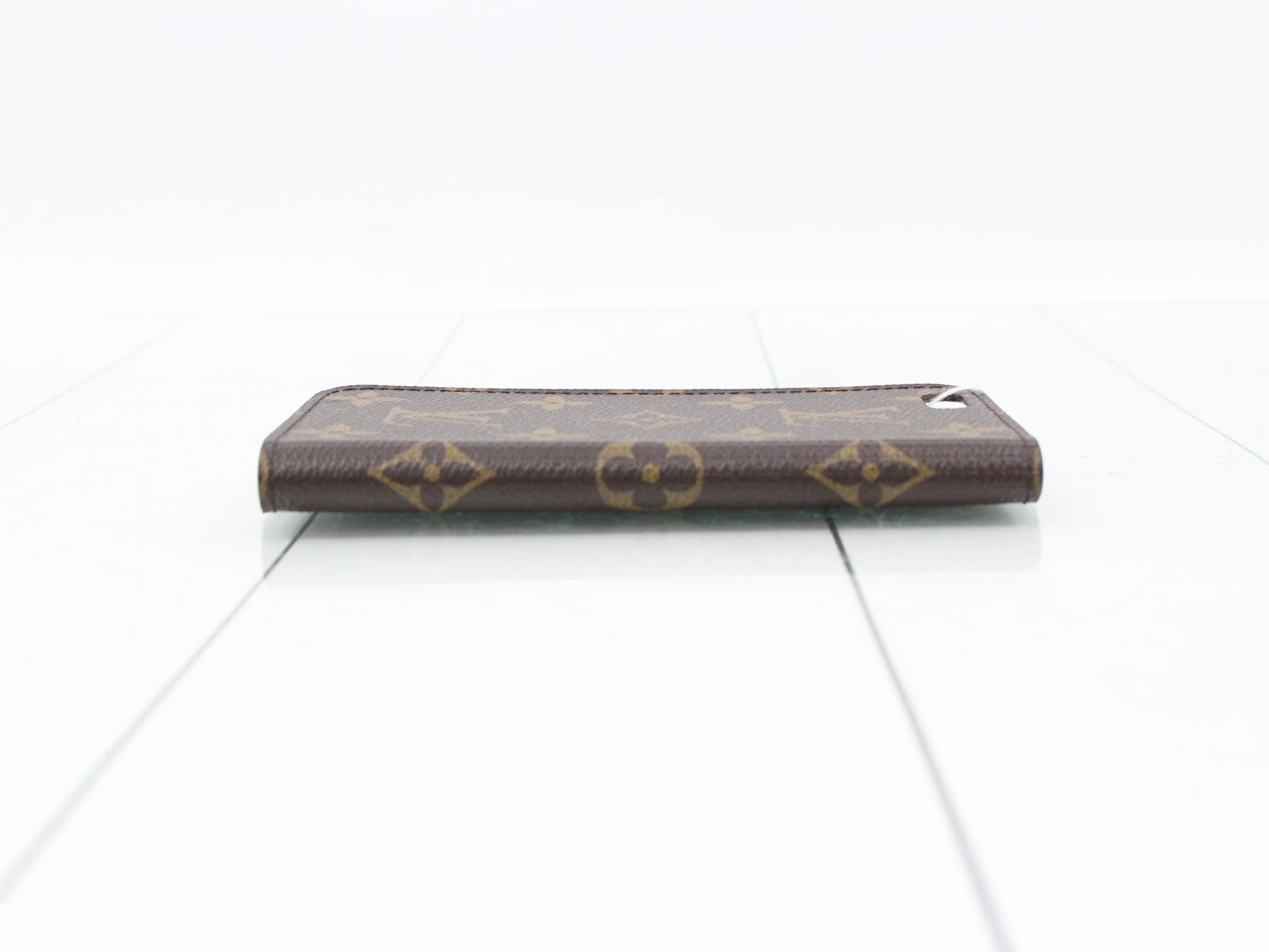 Monogram smartphone accessories — view 3