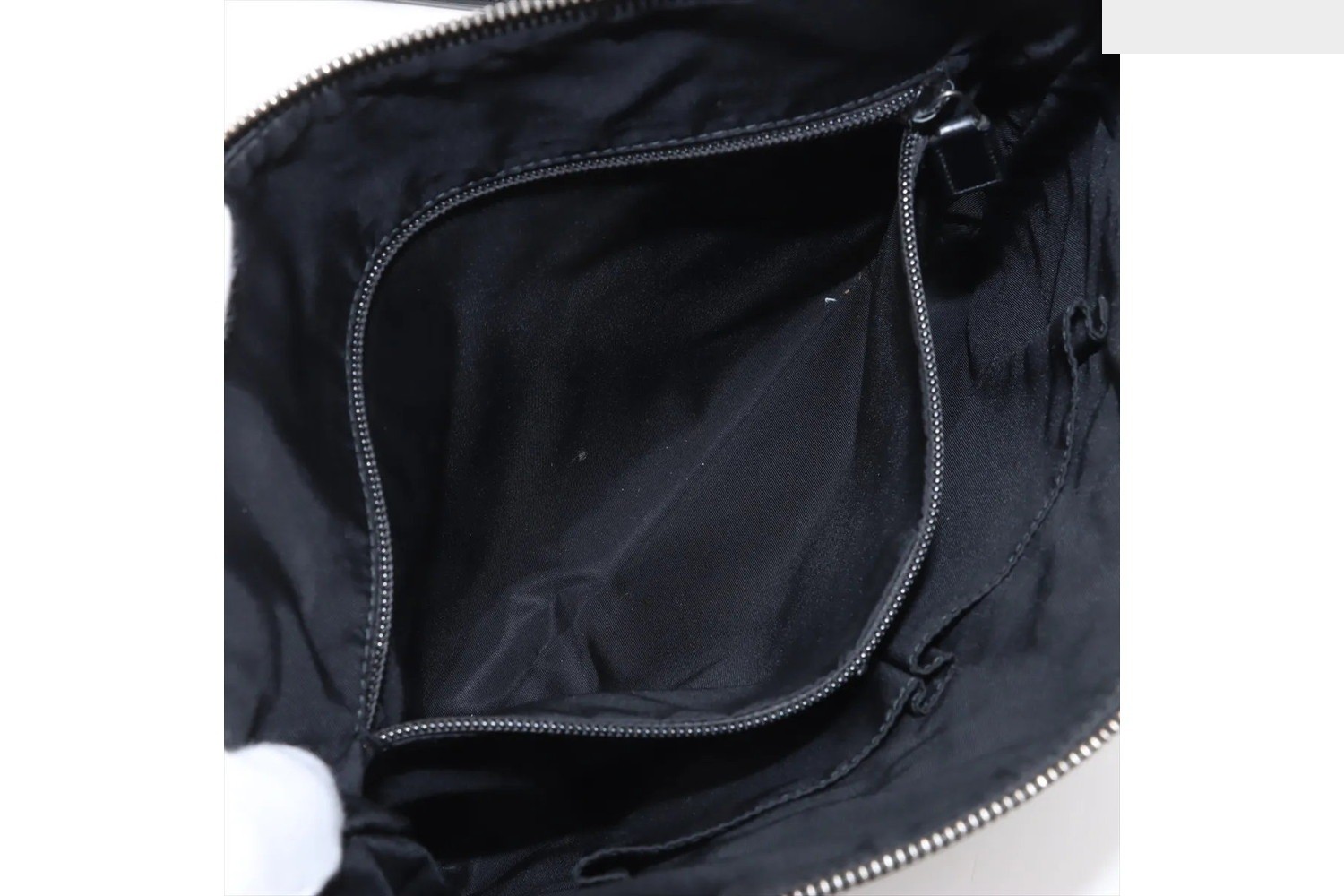 GG Supreme 322279 Leather Shoulder Bag — view 7
