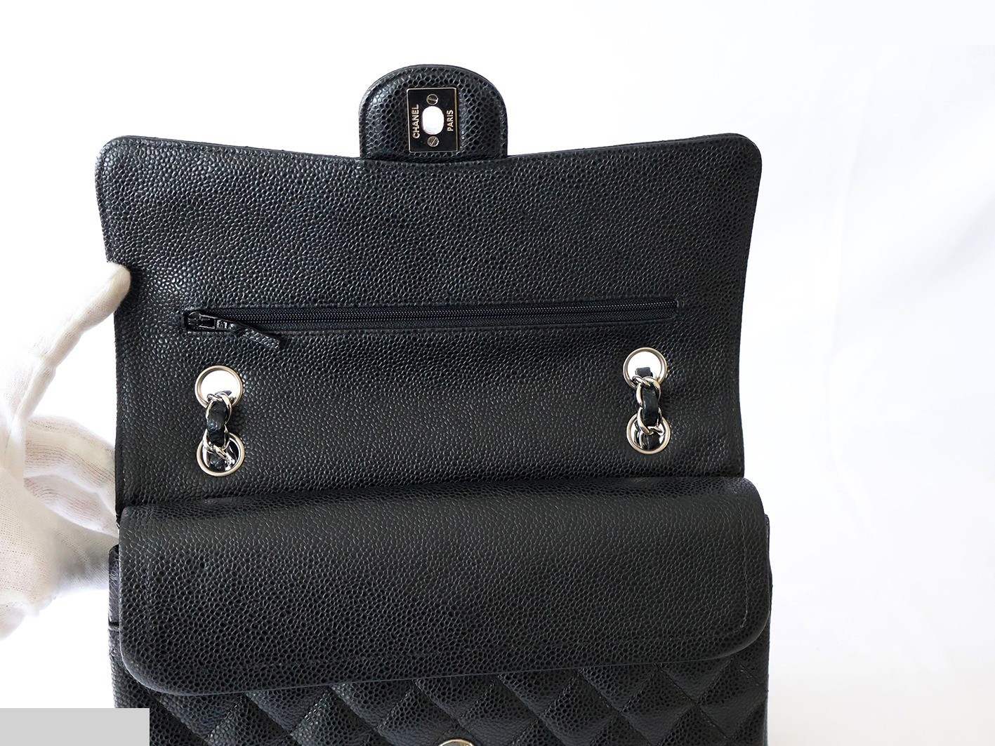 Caviar leather Matelassé 25 Double flap Double chain shoulder bag, black — view 10