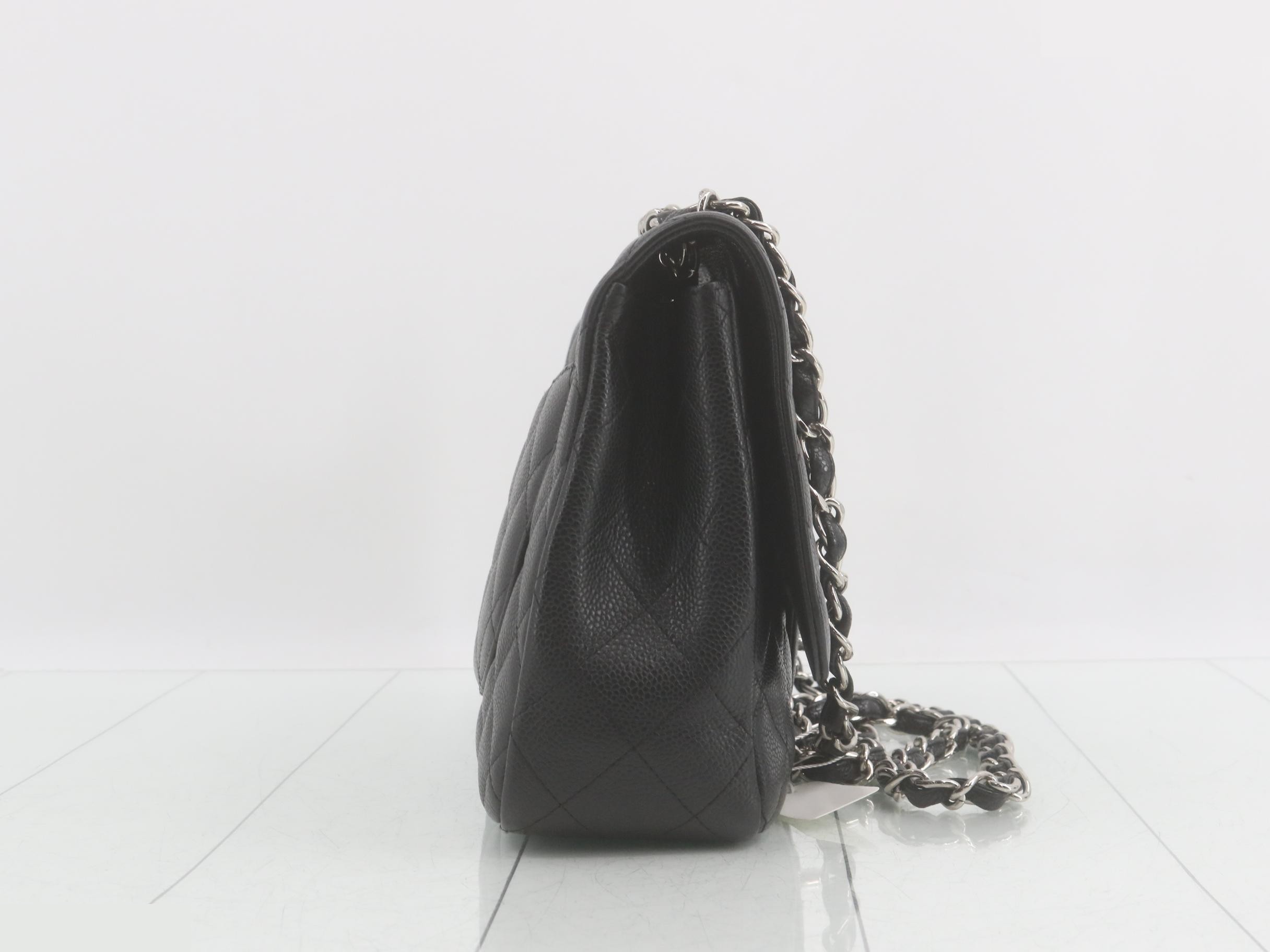 Large Matelassé 30 Caviar Double Chain Shoulder Bag — view 4