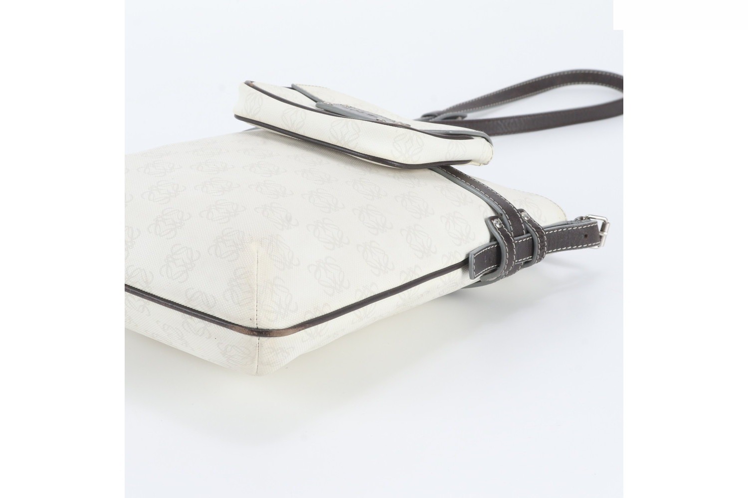 Anagram Leather Shoulder Bag — view 4