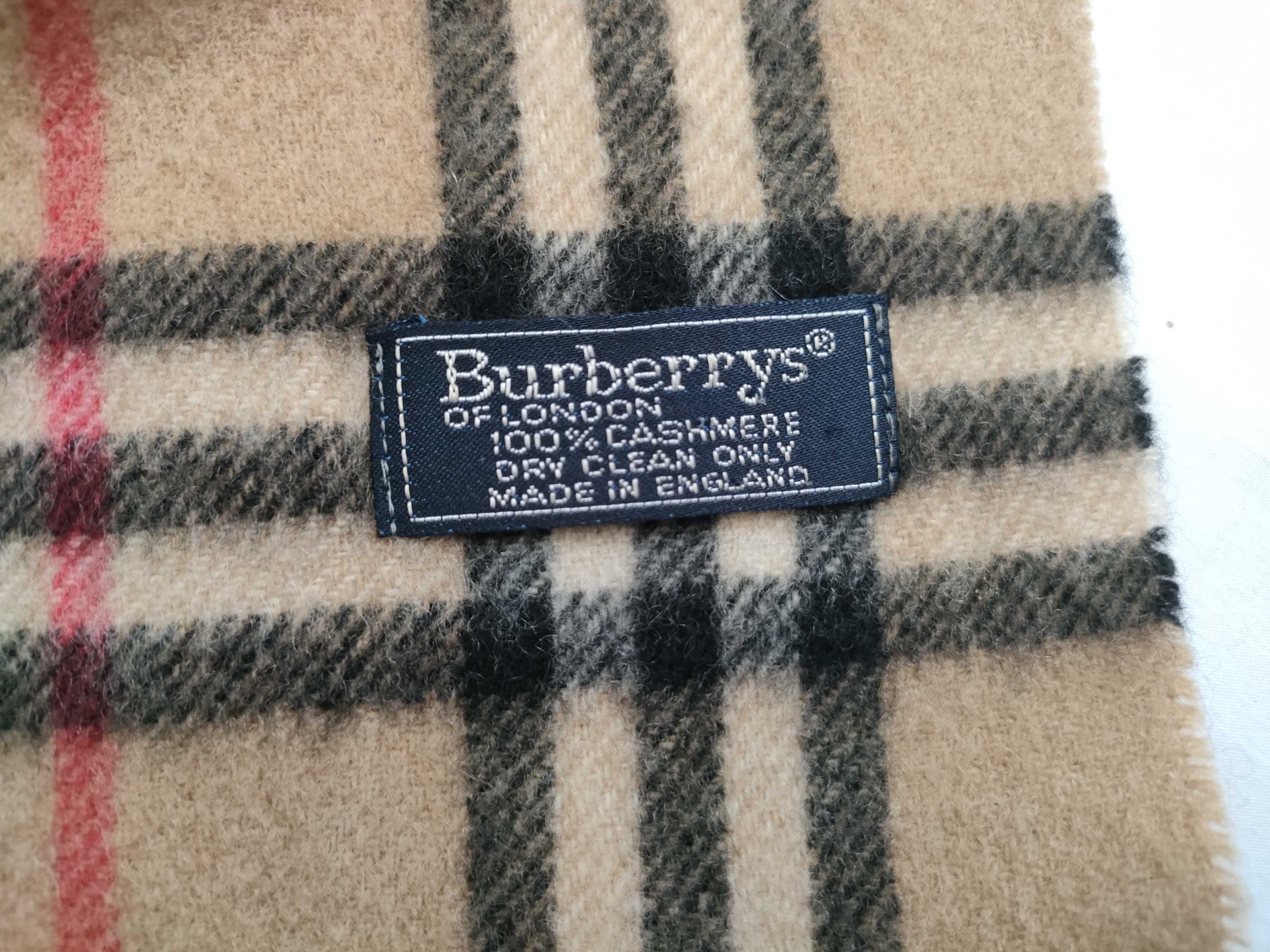 100% Cashmere Scarf, Nova Check Pattern, and other accessories. — view 6