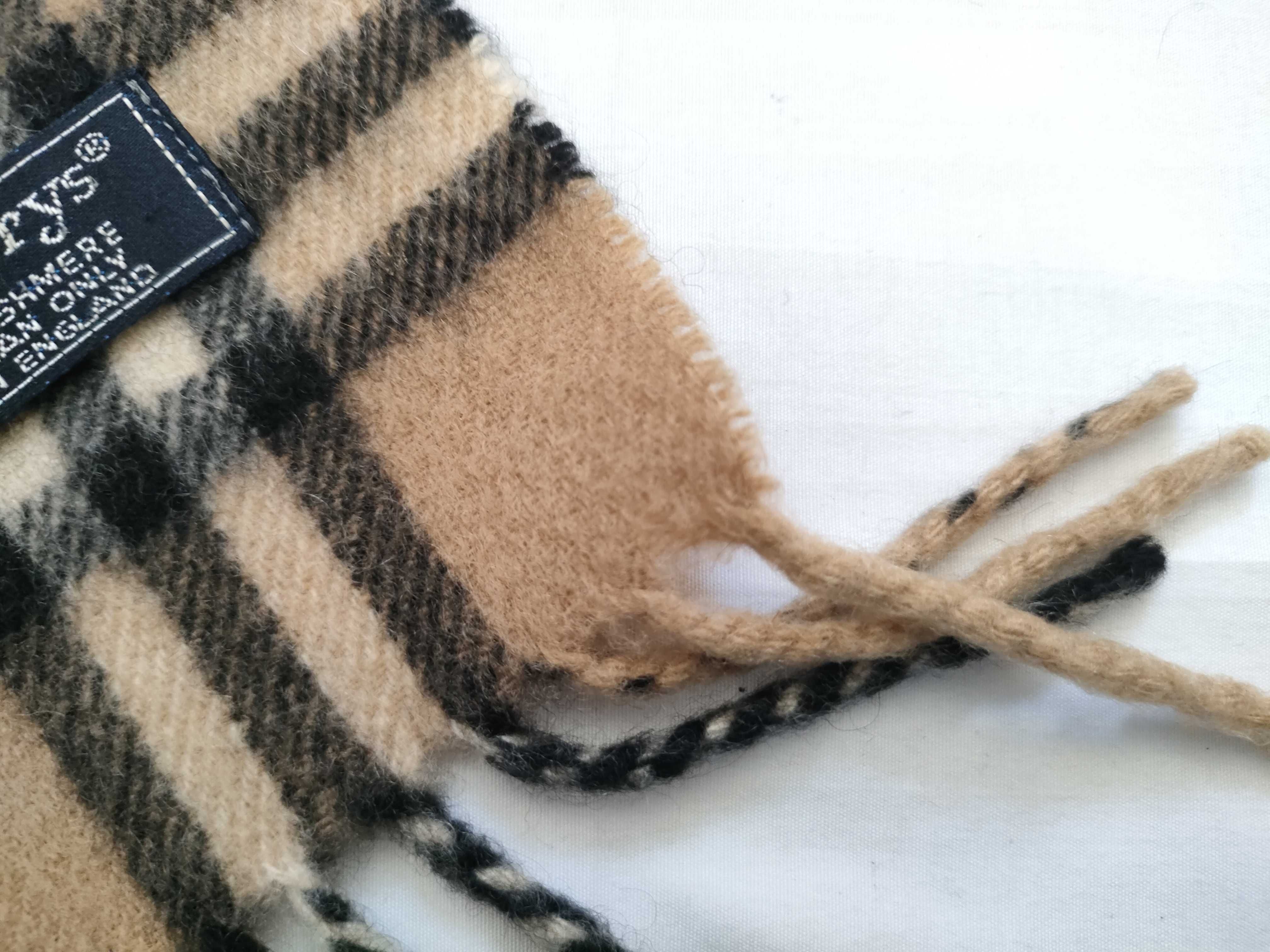 100% Cashmere Scarf, Nova Check Pattern, and other accessories. — view 7