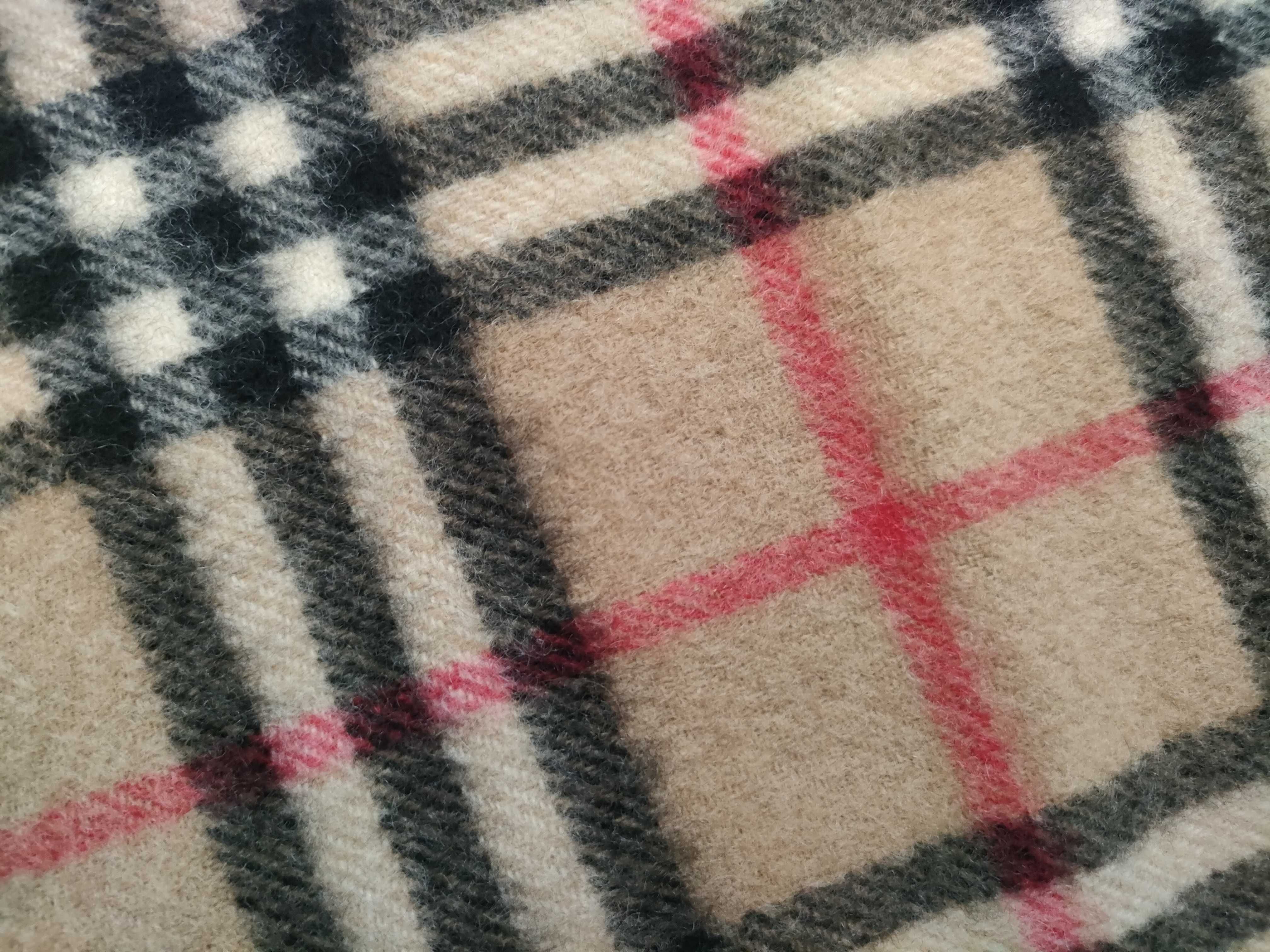 100% Cashmere Scarf, Nova Check Pattern, and other accessories. — view 8