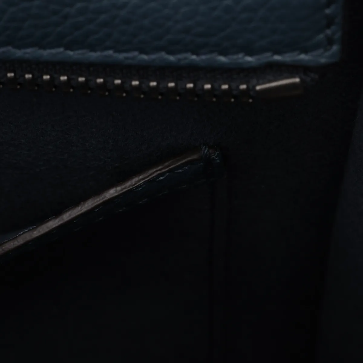 Luggage Micro Shopper Leather Handbag Navy — view 15