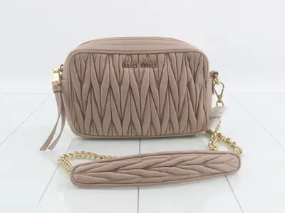 Matelassé Chain Shoulder Bag