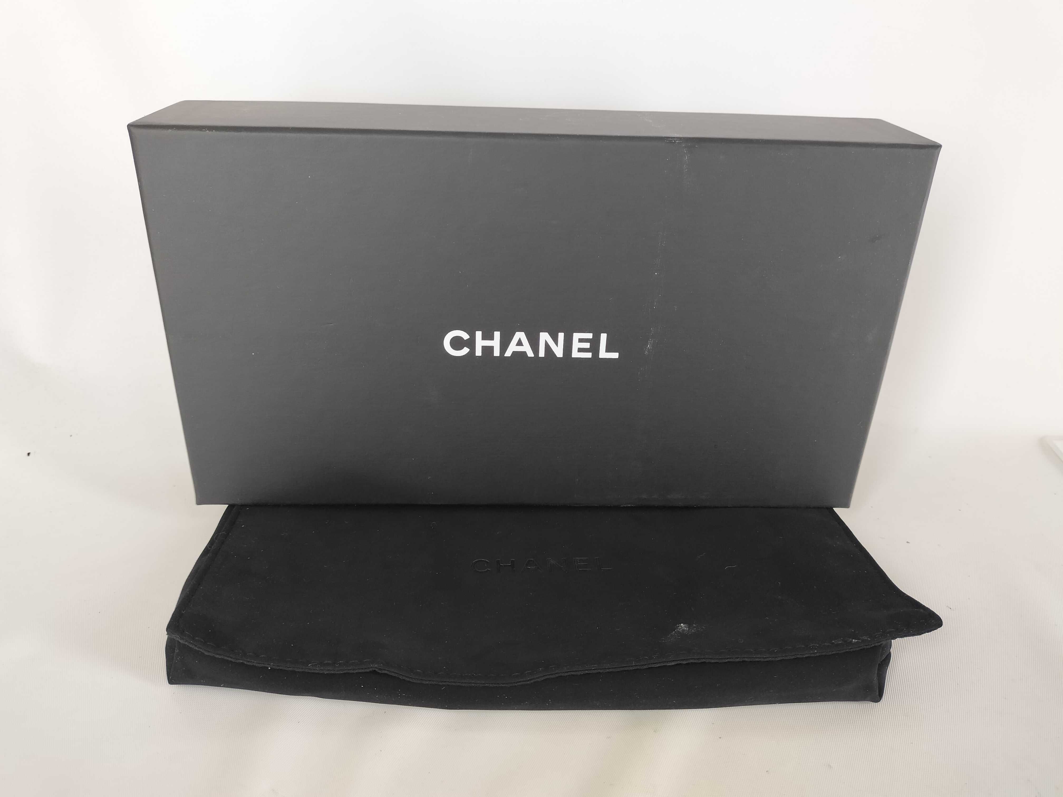 Caviar Skin Matelassé Wallet (Serial No. 28) with Coco Mark — view 14