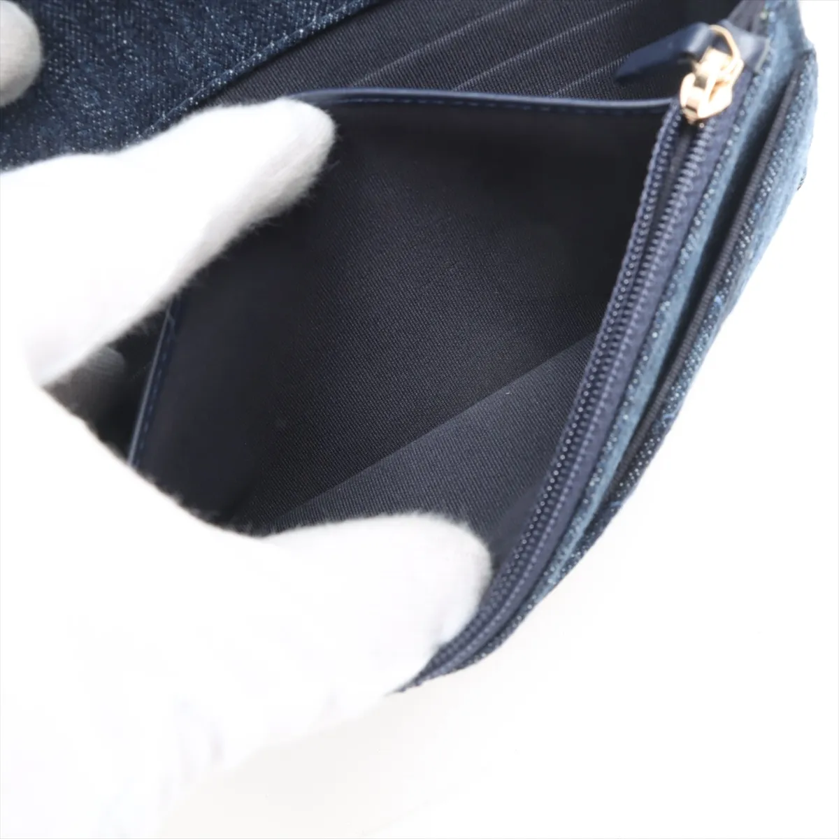 19 Denim Chain Wallet Blue Gold x Silver Hardware U88P0HGH Random Plate — view 9