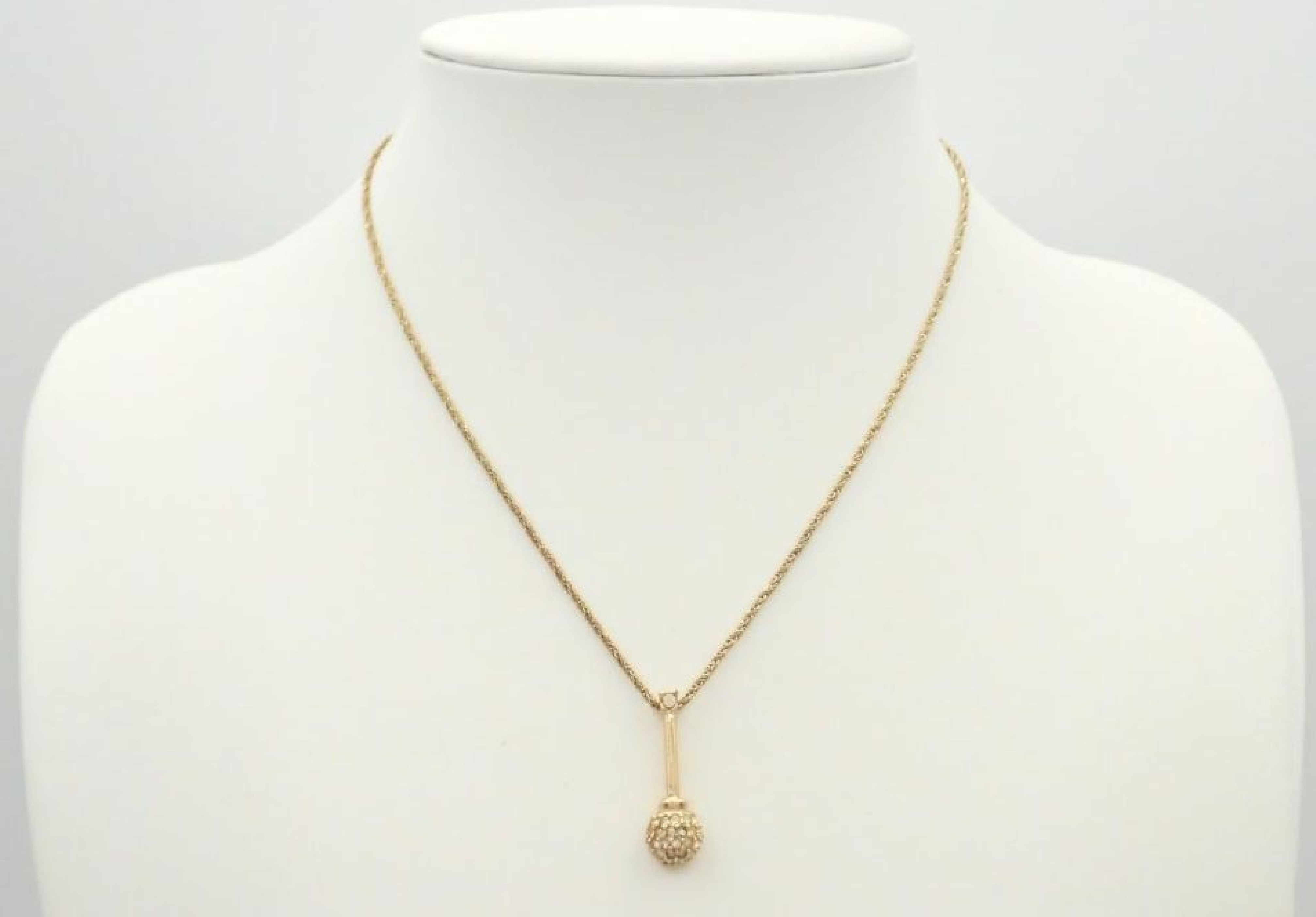pendant necklace with approximately 43cm chain. — view 2