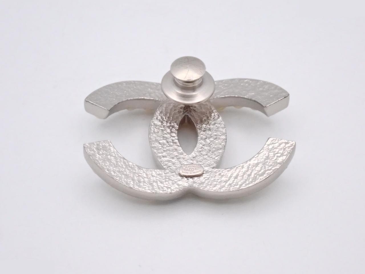 Coco Mark Pearl Brooch — view 2