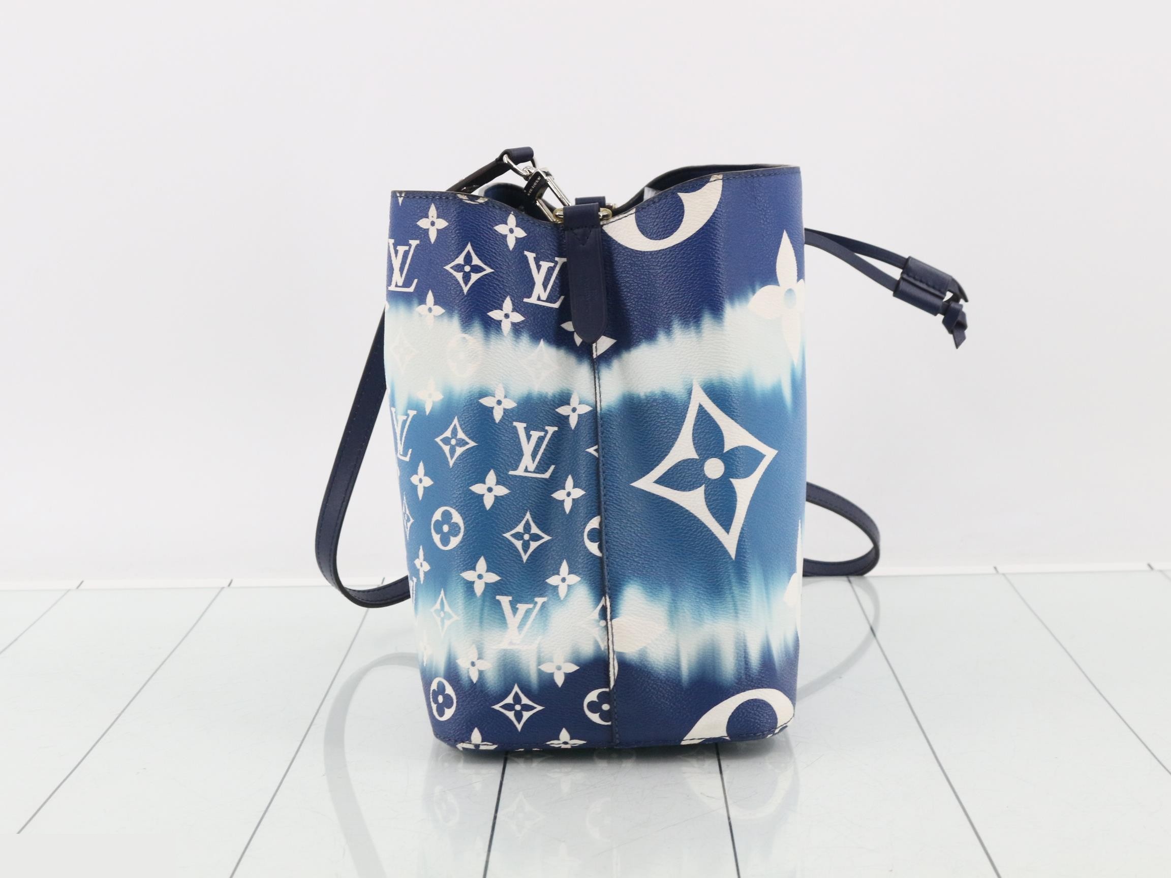 LV Escale NeoNoe Shoulder Bag — view 4