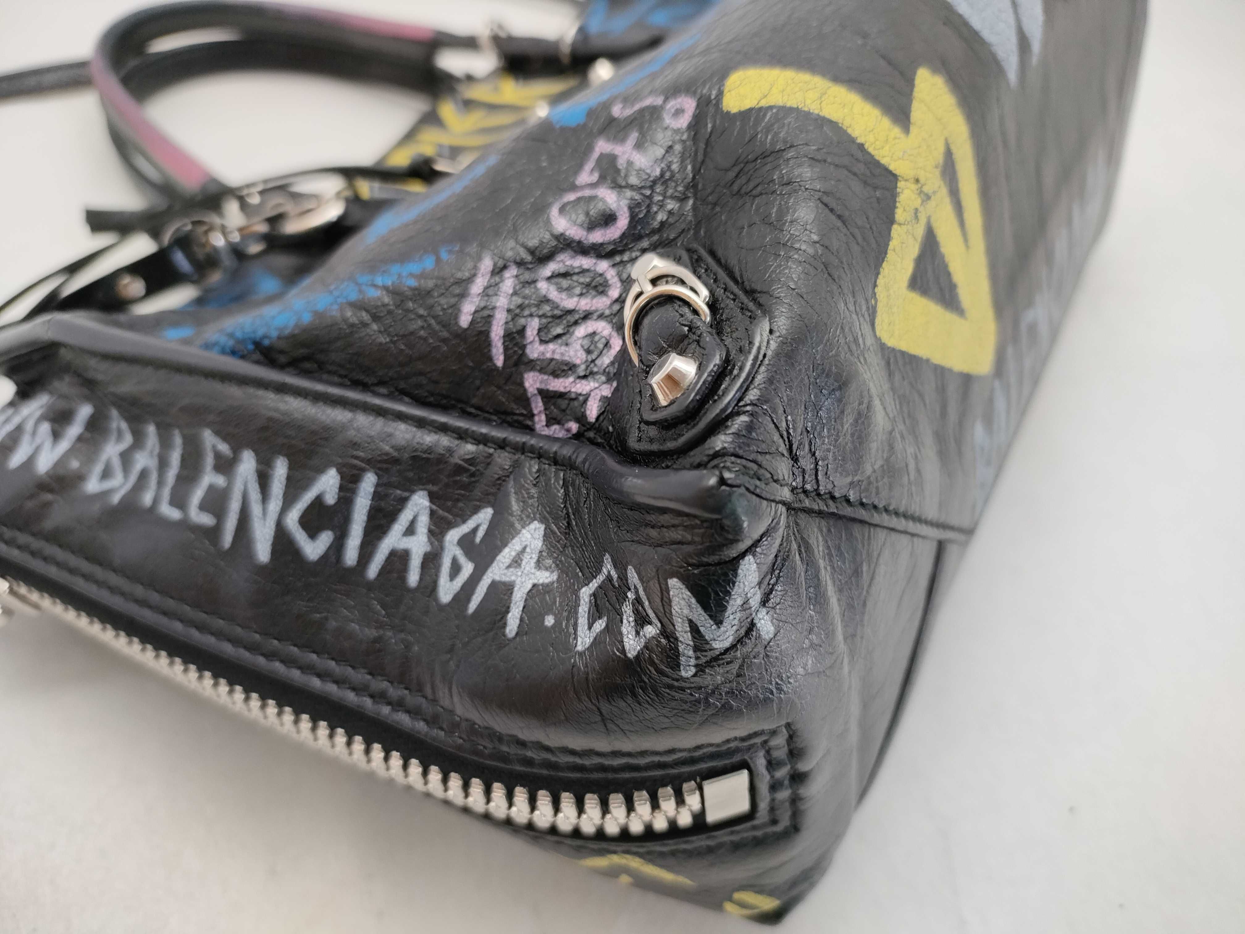 Paper A6 Graffiti Mirror Included Black 2-Way Shoulder Bag/Handbag — view 7