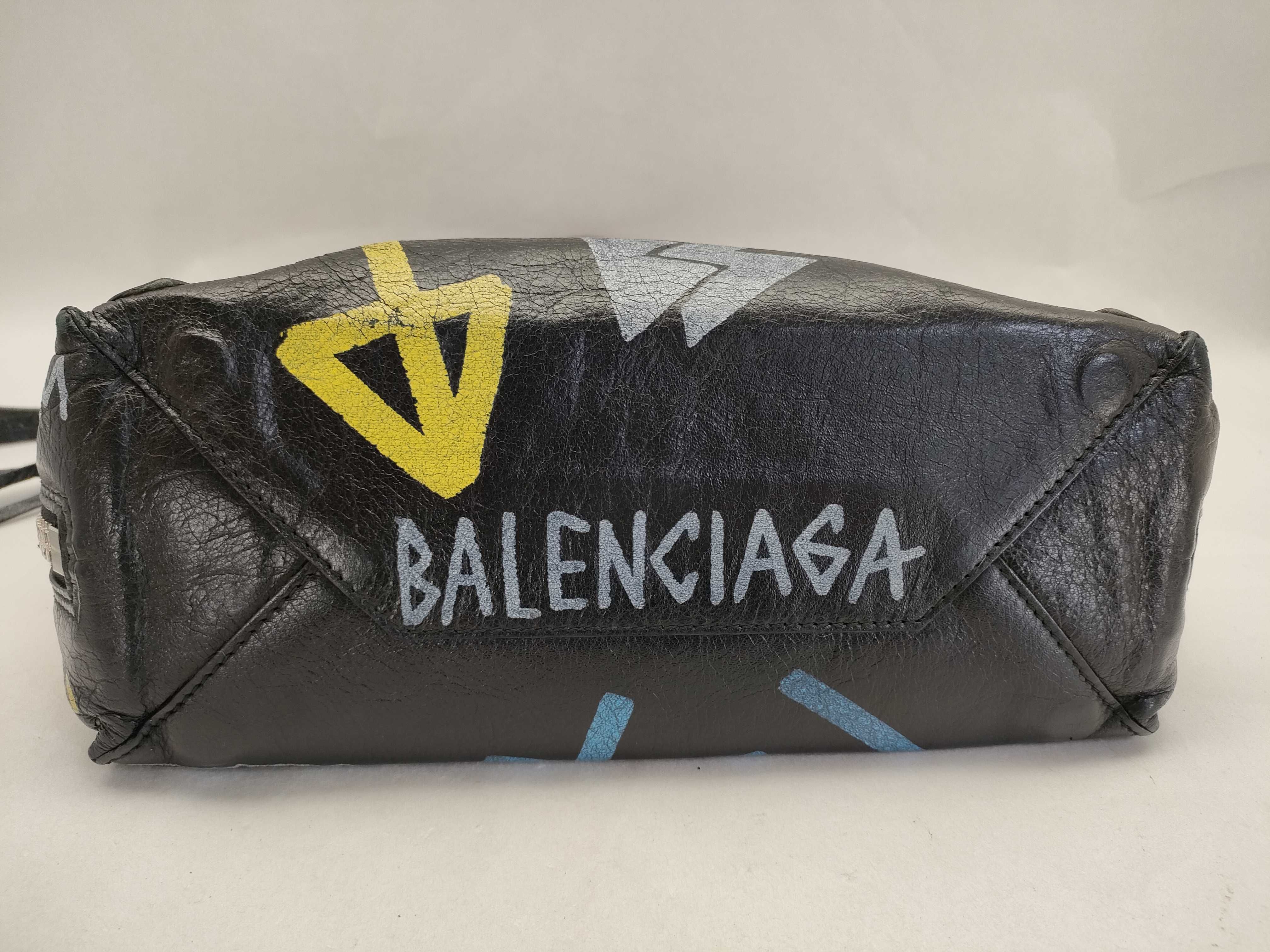 Paper A6 Graffiti Mirror Included Black 2-Way Shoulder Bag/Handbag — view 8