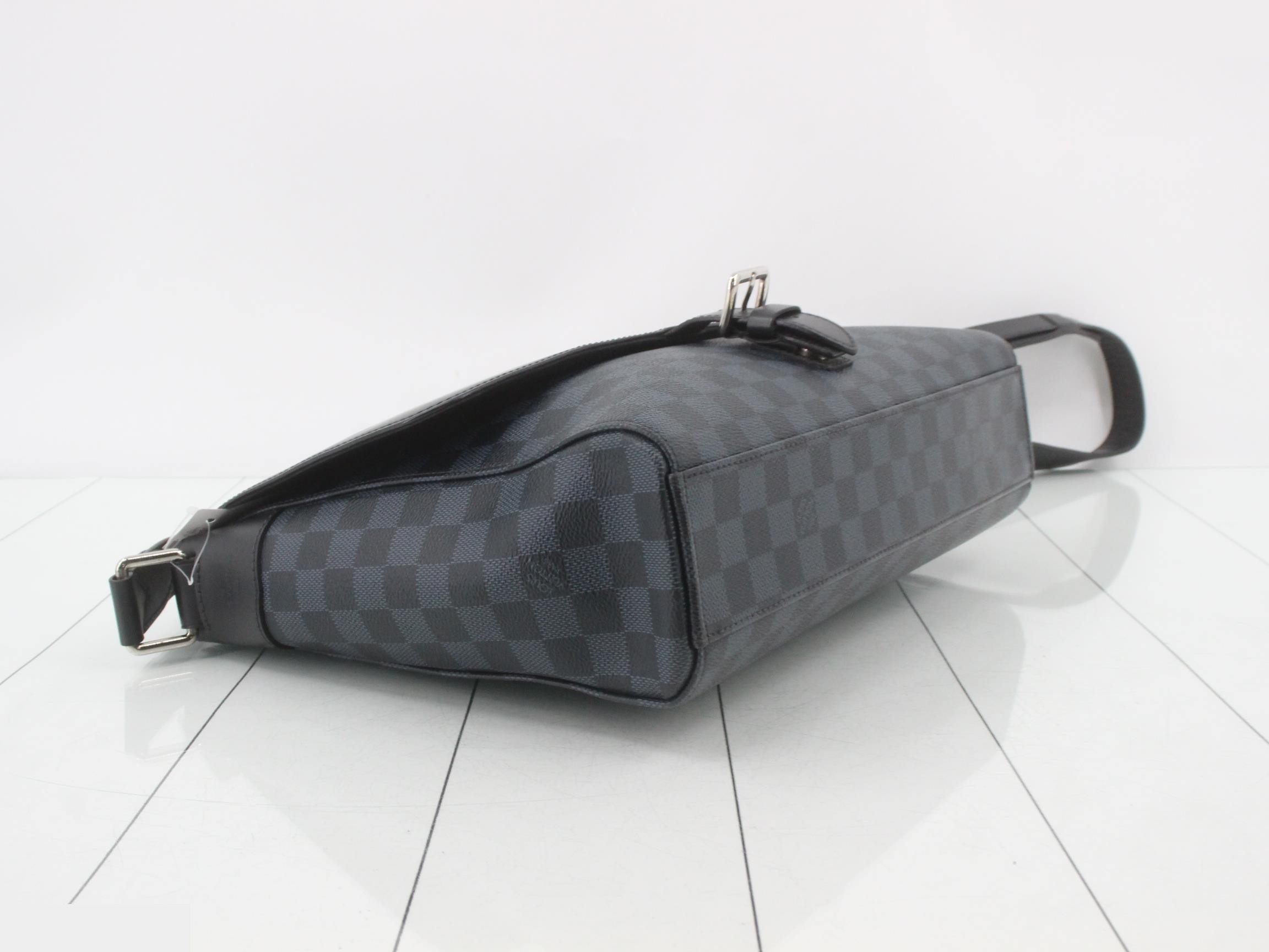 Damier Cobalt Newport Messenger MM Messenger Bag — view 5
